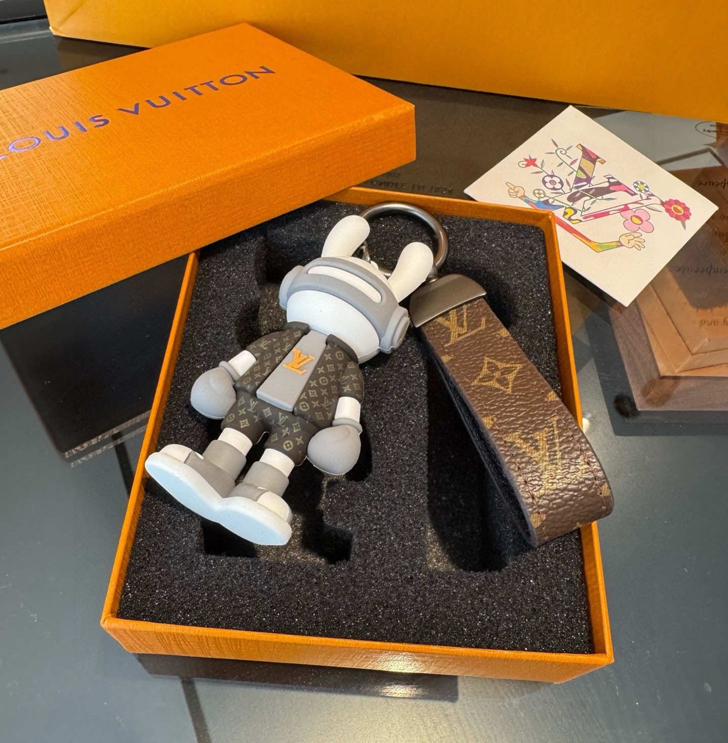 🔥LV兔子公仔钥匙扣 可拆卸当汽车摆件，网红爆款 高档装饰挂件 高版本出货 配包装