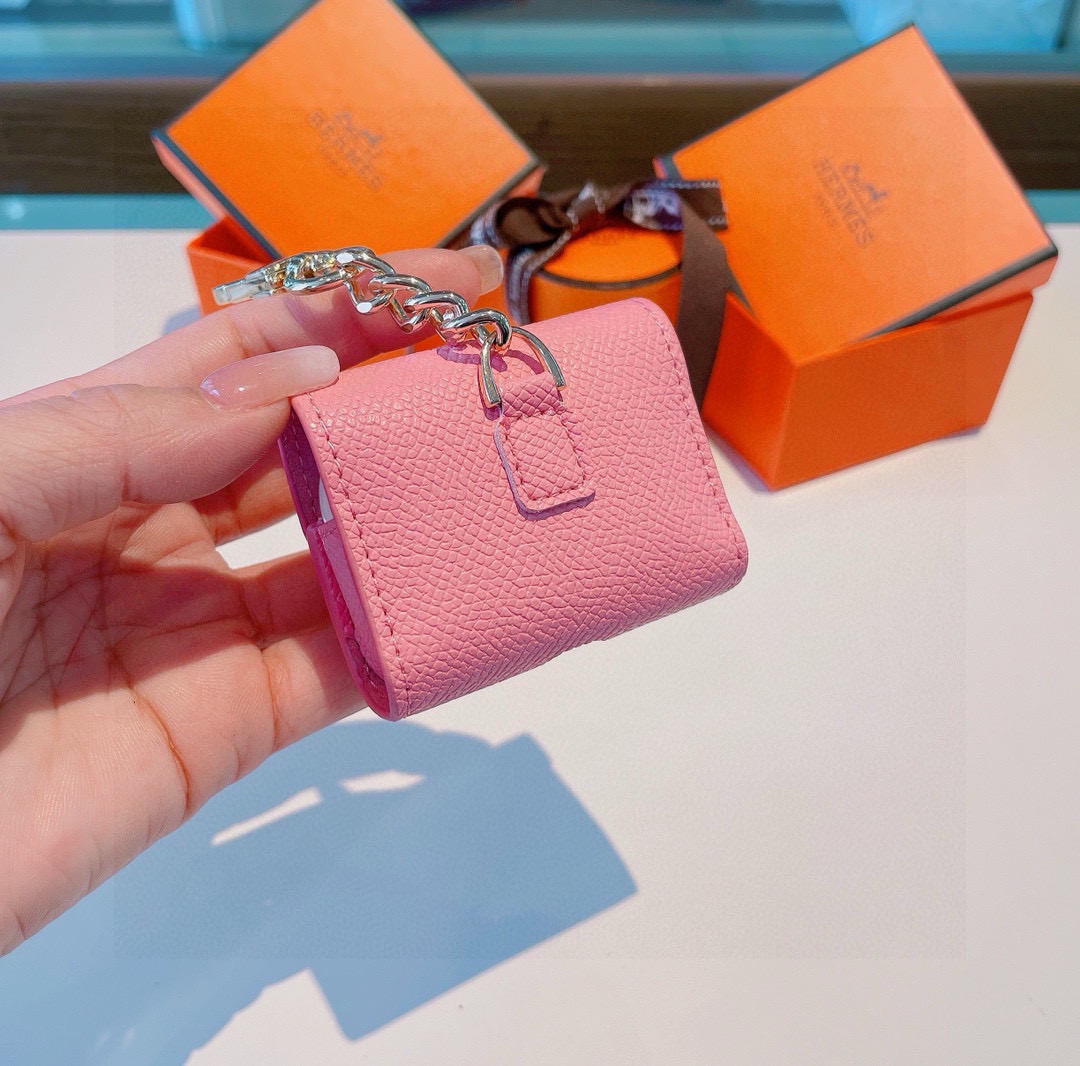 ❤️爱马仕💥官网1:1耳机包 手掌纹皮料 金属Logo 时尚迷你斜挎包包 可以当包饰，耳机包一举两得！