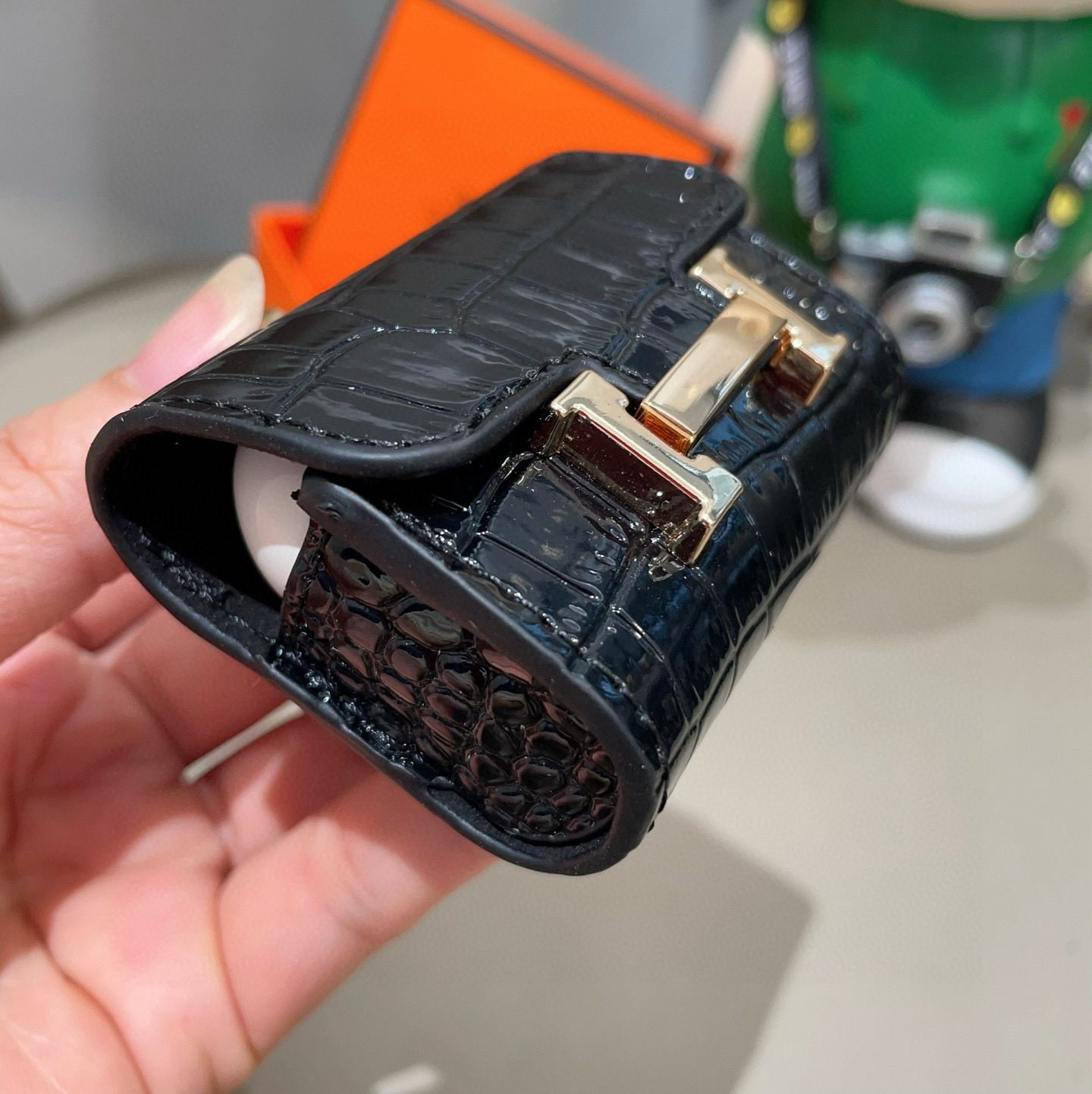 ❤️爱马仕蓝牙耳机包💥官网1:1耳机套鳄鱼皮纹（花纹随机裁剪）金属Logo 时尚迷你斜挎包包 可以当包饰