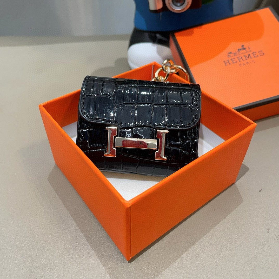 ❤️爱马仕蓝牙耳机包💥官网1:1耳机套鳄鱼皮纹（花纹随机裁剪）金属Logo 时尚迷你斜挎包包 可以当包饰