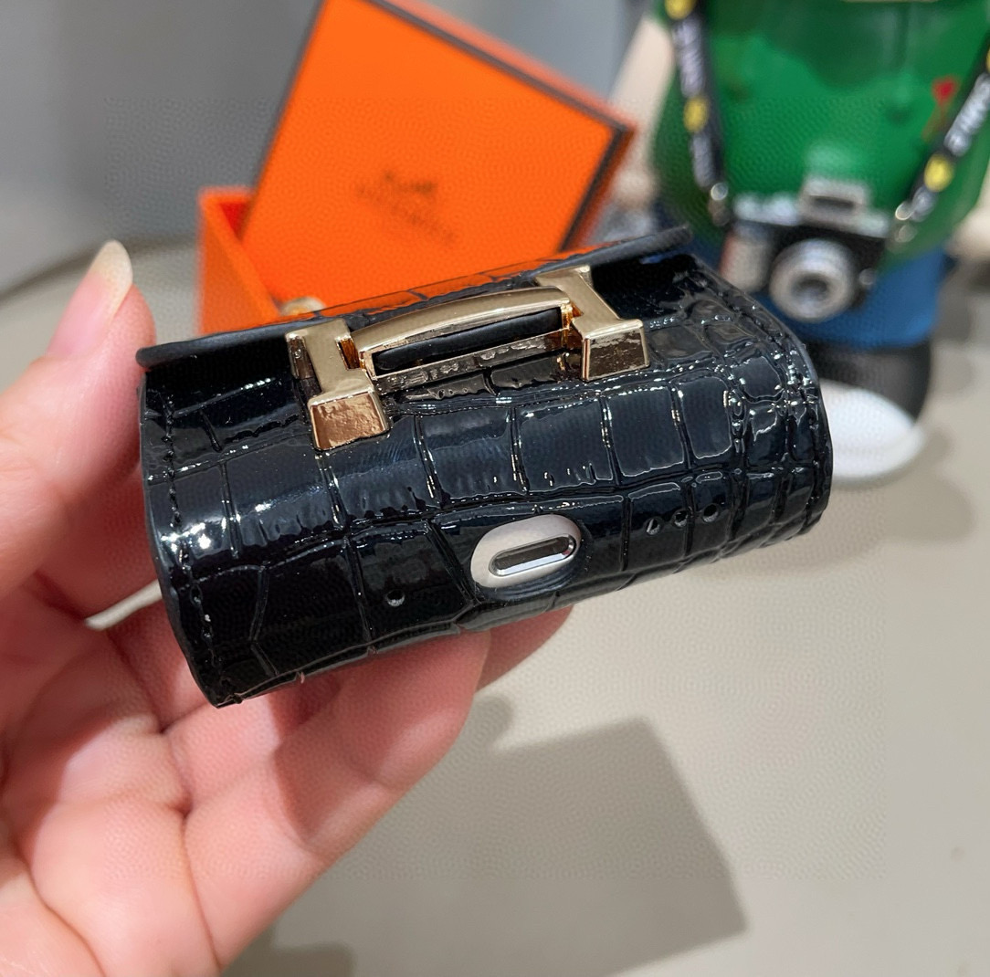 ❤️爱马仕蓝牙耳机包💥官网1:1耳机套鳄鱼皮纹（花纹随机裁剪）金属Logo 时尚迷你斜挎包包 可以当包饰