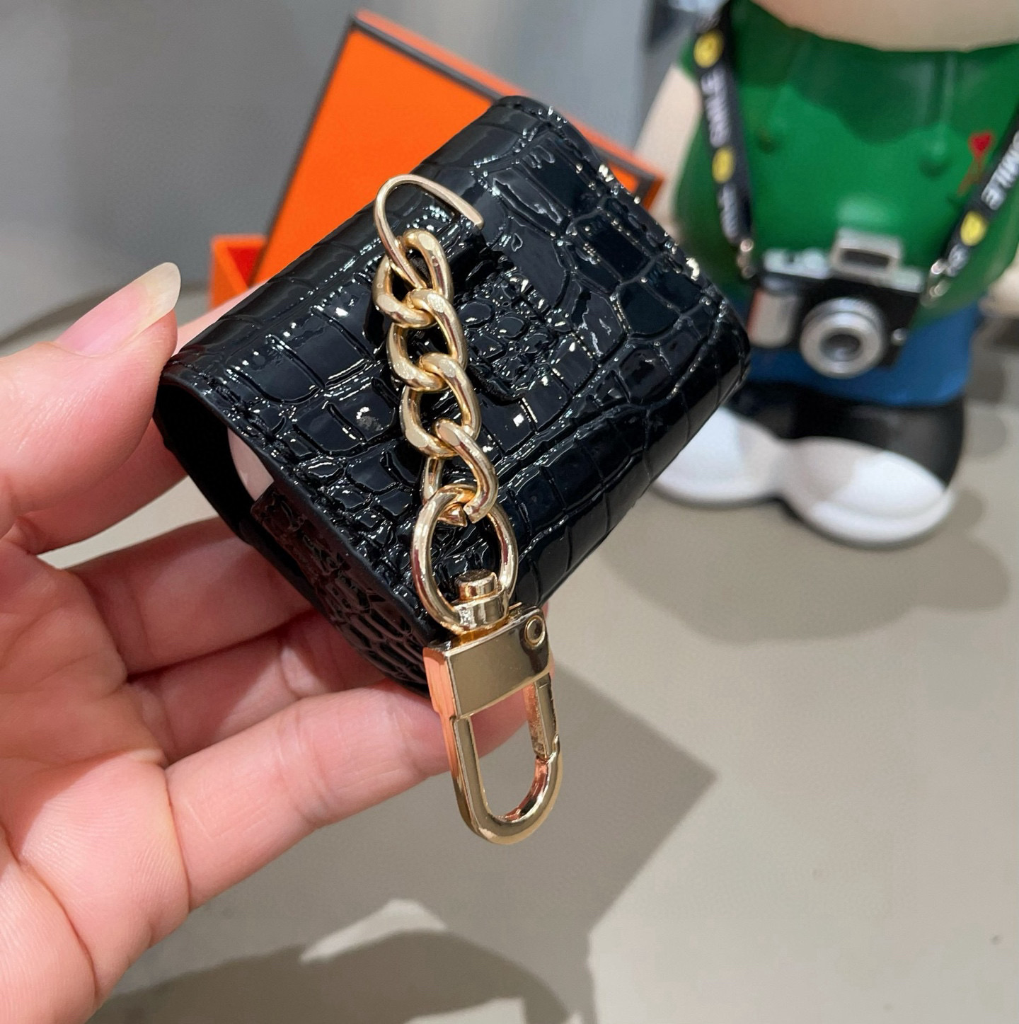 ❤️爱马仕蓝牙耳机包💥官网1:1耳机套鳄鱼皮纹（花纹随机裁剪）金属Logo 时尚迷你斜挎包包 可以当包饰