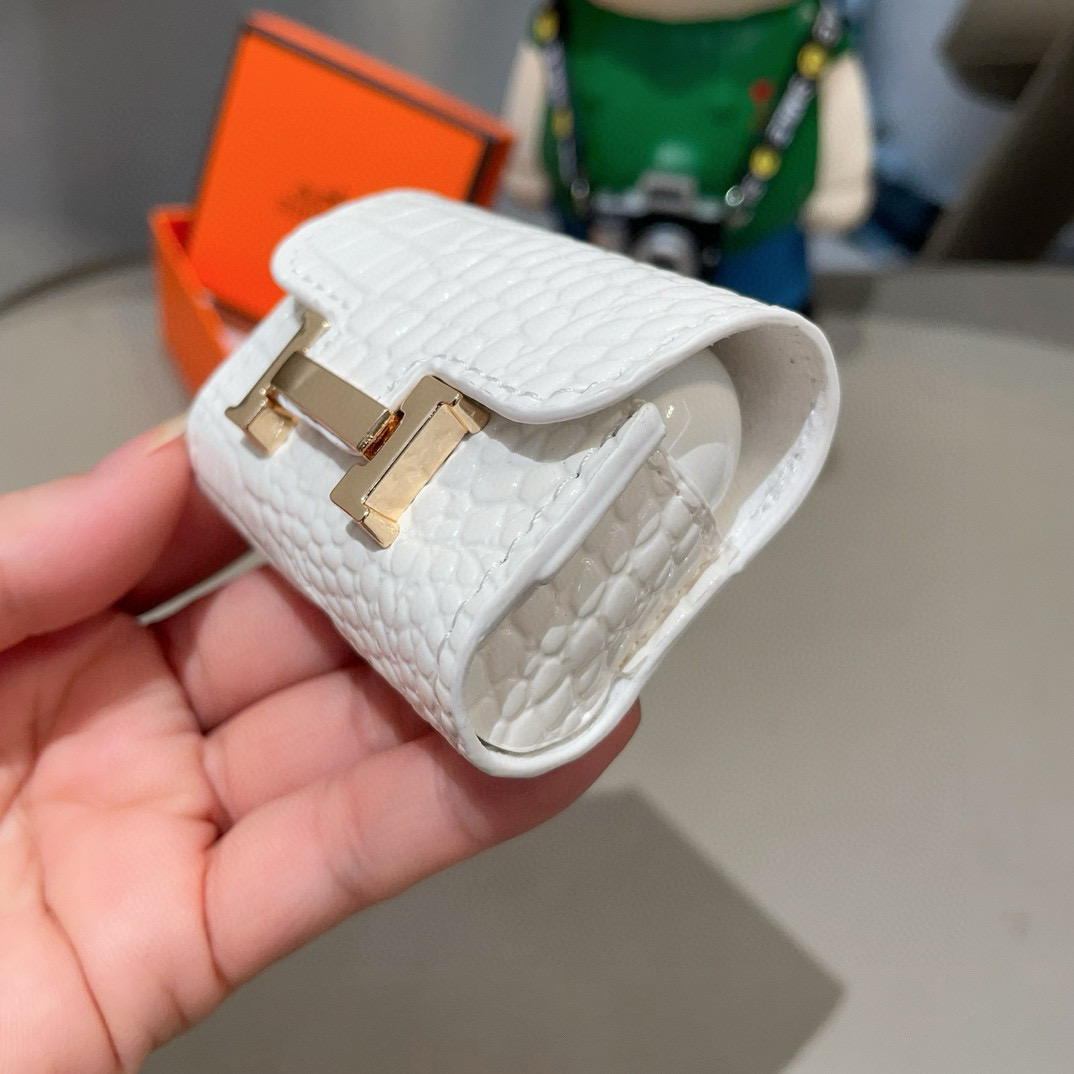 ❤️爱马仕蓝牙耳机包💥官网1:1耳机套鳄鱼皮纹（花纹随机裁剪）金属Logo 时尚迷你斜挎包包 可以当包饰