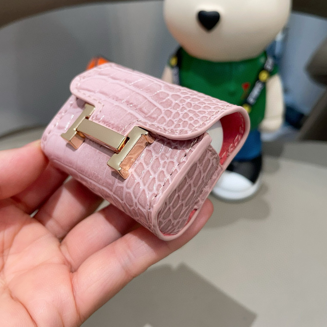 ❤️爱马仕蓝牙耳机包💥官网1:1耳机套鳄鱼皮纹（花纹随机裁剪）金属Logo 时尚迷你斜挎包包 可以当包饰