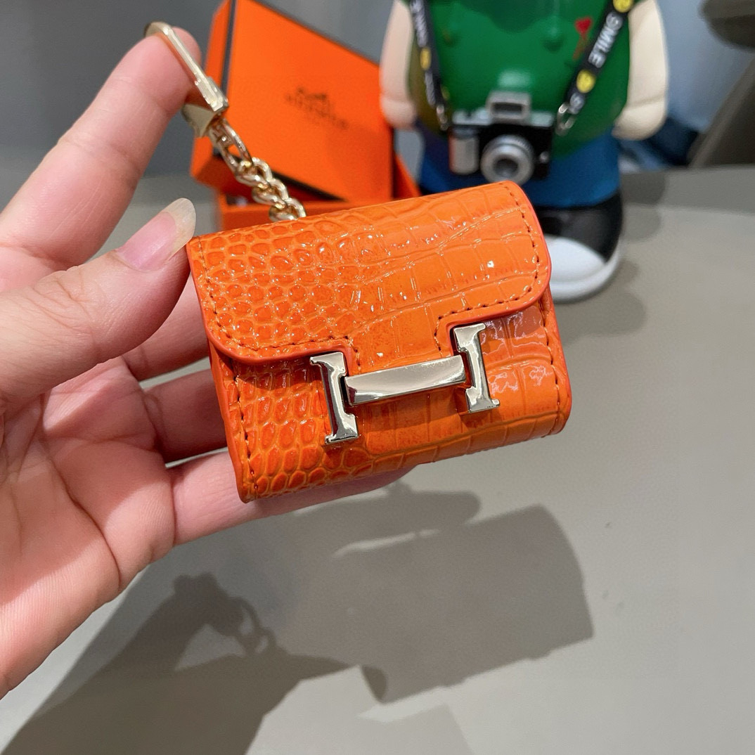 ❤️爱马仕蓝牙耳机包💥官网1:1耳机套鳄鱼皮纹（花纹随机裁剪）金属Logo 时尚迷你斜挎包包 可以当包饰