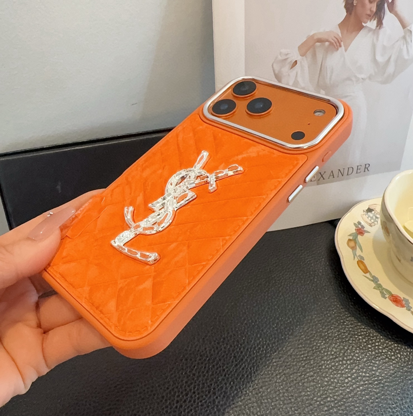 🔥圣罗兰YSL雪山绒压花钻标 ✨🧡🩶轻奢银镀贴绒tPu皮壳🔥🔥手感舒适，高档奢华！型号：为了不出现报错型