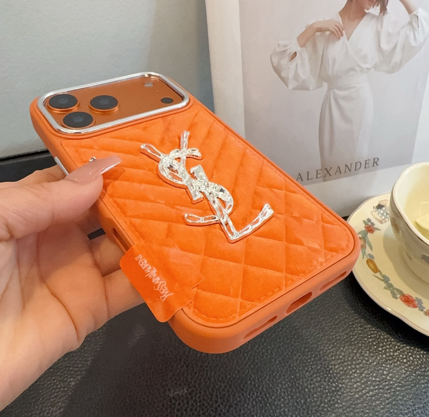 🔥圣罗兰YSL雪山绒压花钻标 ✨🧡🩶轻奢银镀贴绒tPu皮壳🔥🔥手感舒适，高档奢华！型号：为了不出现报错型