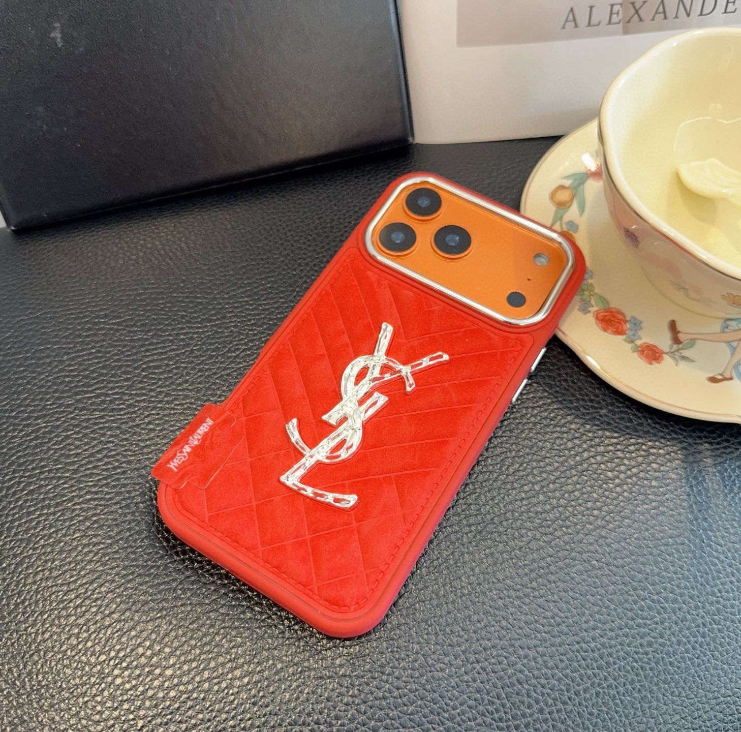 🔥圣罗兰YSL雪山绒压花钻标 ✨🧡🩶轻奢银镀贴绒tPu皮壳🔥🔥手感舒适，高档奢华！型号：为了不出现报错型