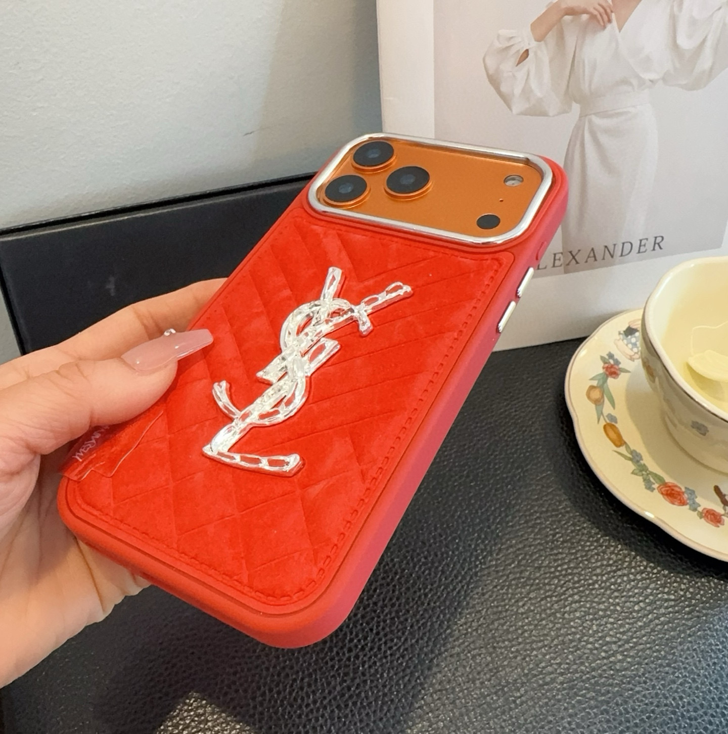 🔥圣罗兰YSL雪山绒压花钻标 ✨🧡🩶轻奢银镀贴绒tPu皮壳🔥🔥手感舒适，高档奢华！型号：为了不出现报错型