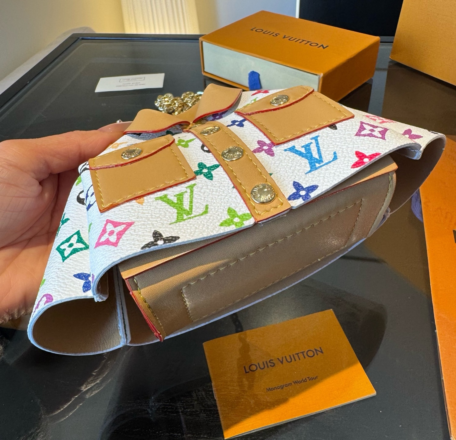 🔥LV挂件 衣服斜挎mini包包19×7×11㎝可装口红，耳机，车钥匙等