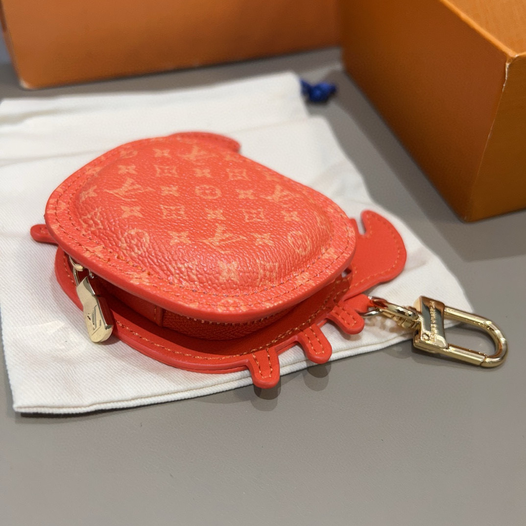 。官网新品 热卖Louis Vuitton 路易威登lv 小螃蟹耳机包钥匙扣挂件挂饰 Lv钥匙包蓝牙耳机