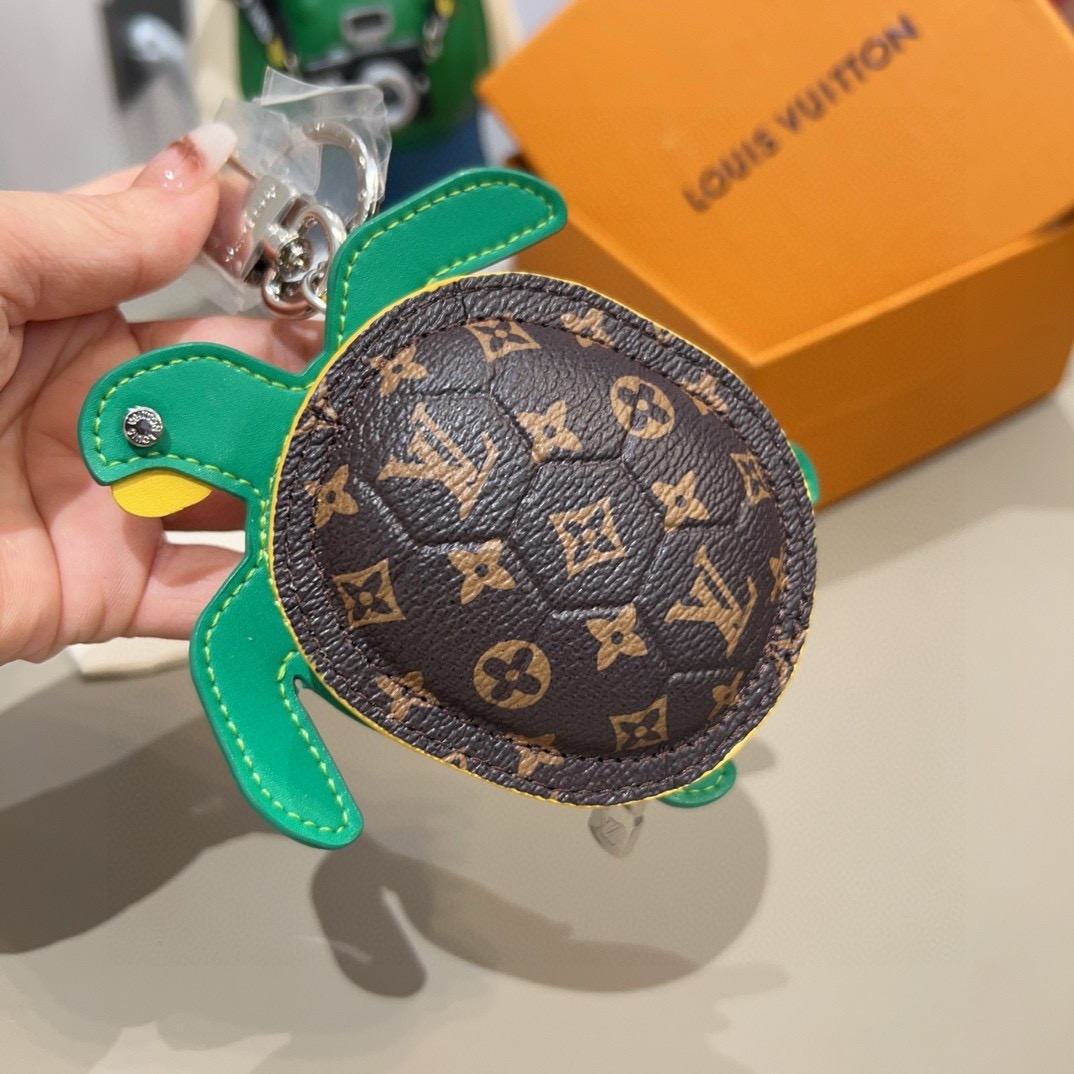 🔥官网新品M01471Louis Vuitton 路易威登海龟🐢乌龟包钥匙扣挂件 LV蓝牙耳机包 Tur