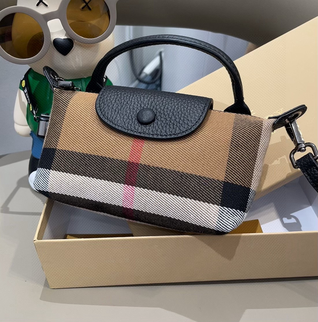 ❤️Burberry巴宝莉手机包，经典格子帆布拼接牛皮，斜挎小包官网同款 mini手提包包生活出门不需要