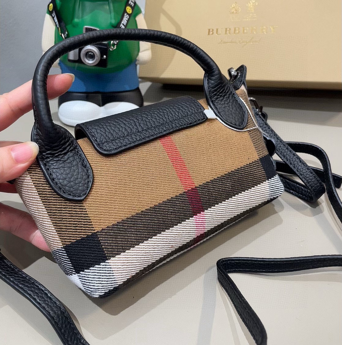 ❤️Burberry巴宝莉手机包，经典格子帆布拼接牛皮，斜挎小包官网同款 mini手提包包生活出门不需要