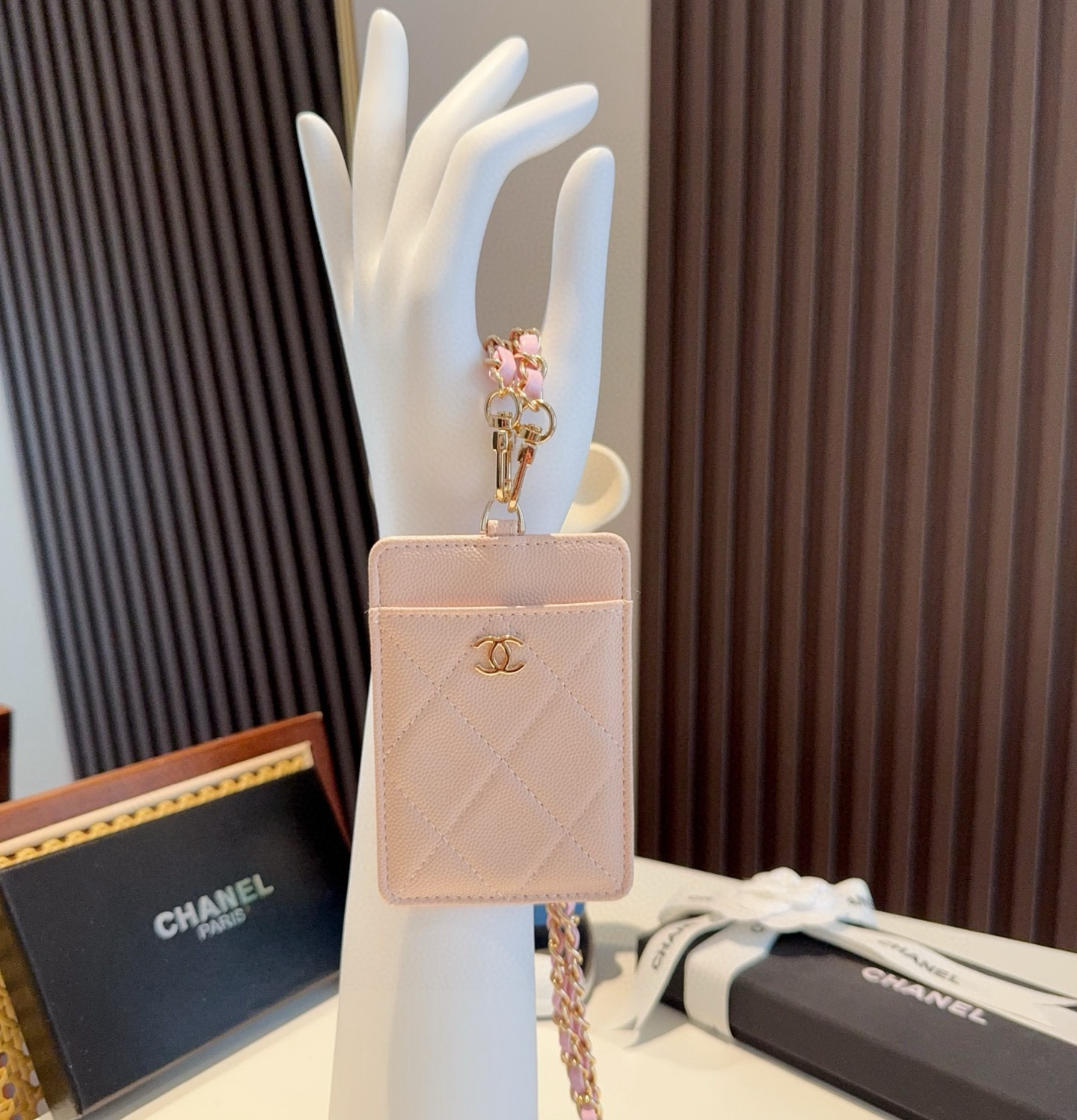 🔥香奈儿菱格绣花链条卡包 工牌🪪卡包 香奈儿卡包 链条挂脖设计🉑拆卸