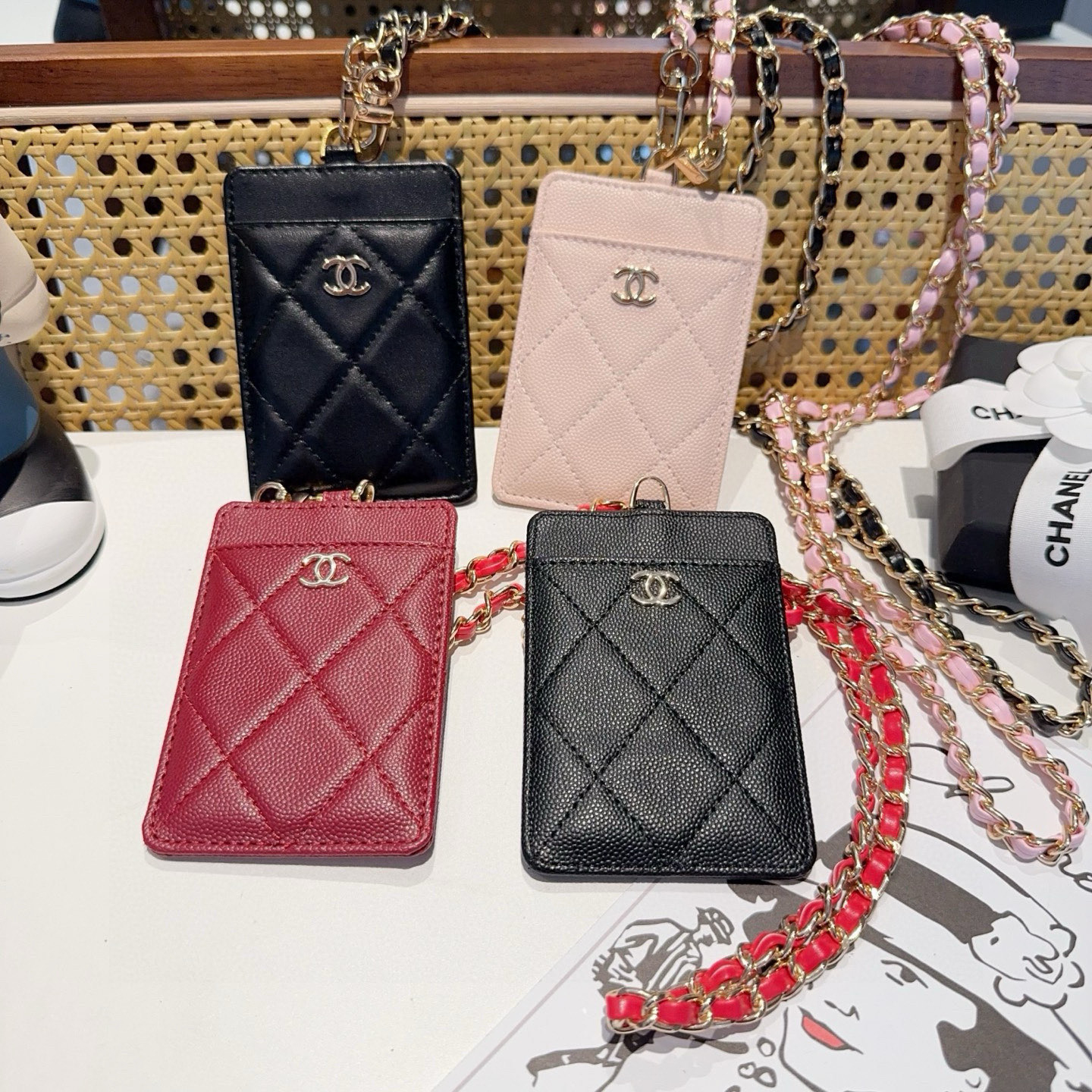 🔥香奈儿菱格绣花链条卡包 工牌🪪卡包 香奈儿卡包 链条挂脖设计🉑拆卸
