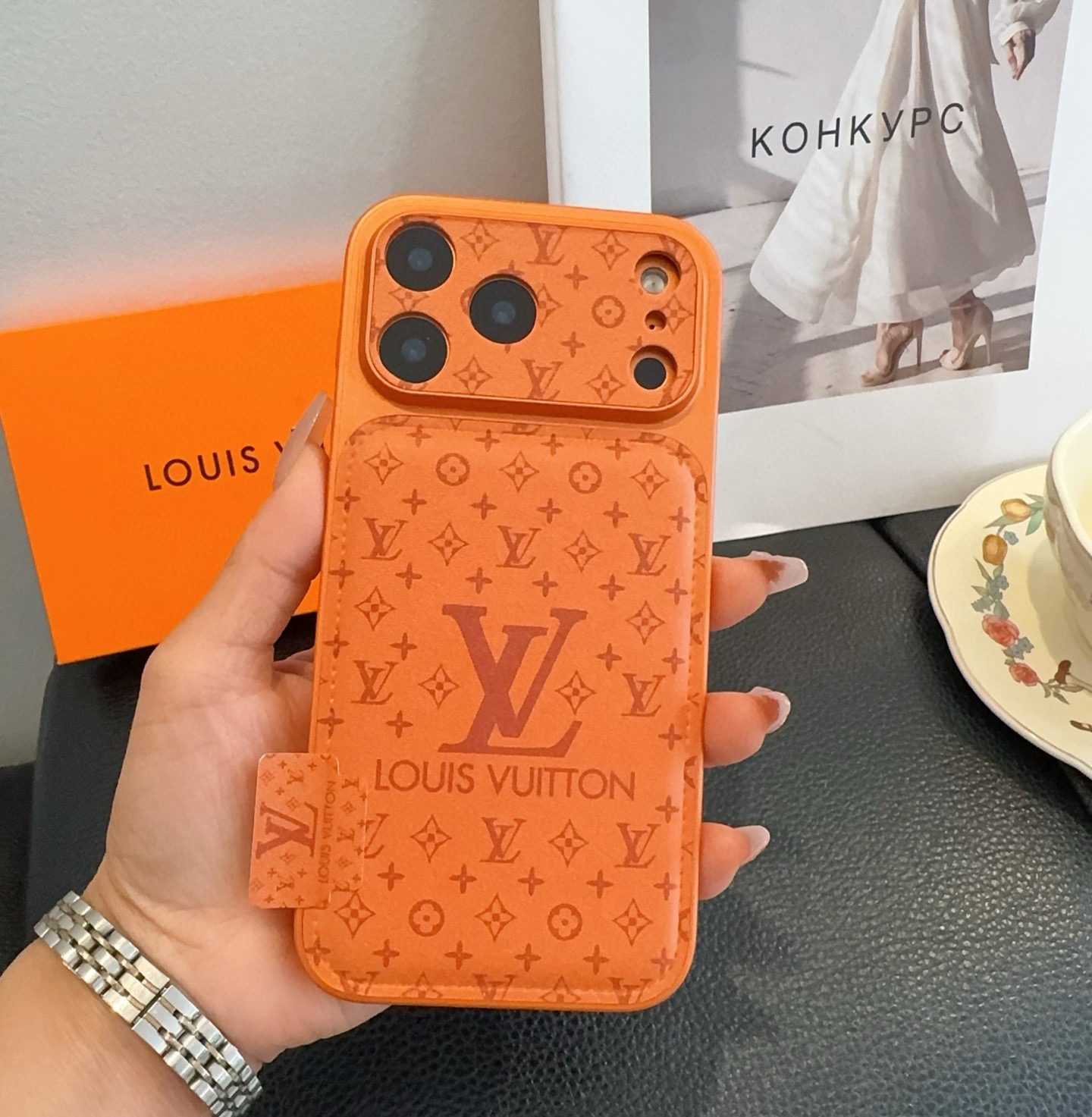 星宇橙系列 lv 秒变17 压花闪粉全包精孔手机壳型号：为了不出现报错型号，请打开本机查看手机设置显示的