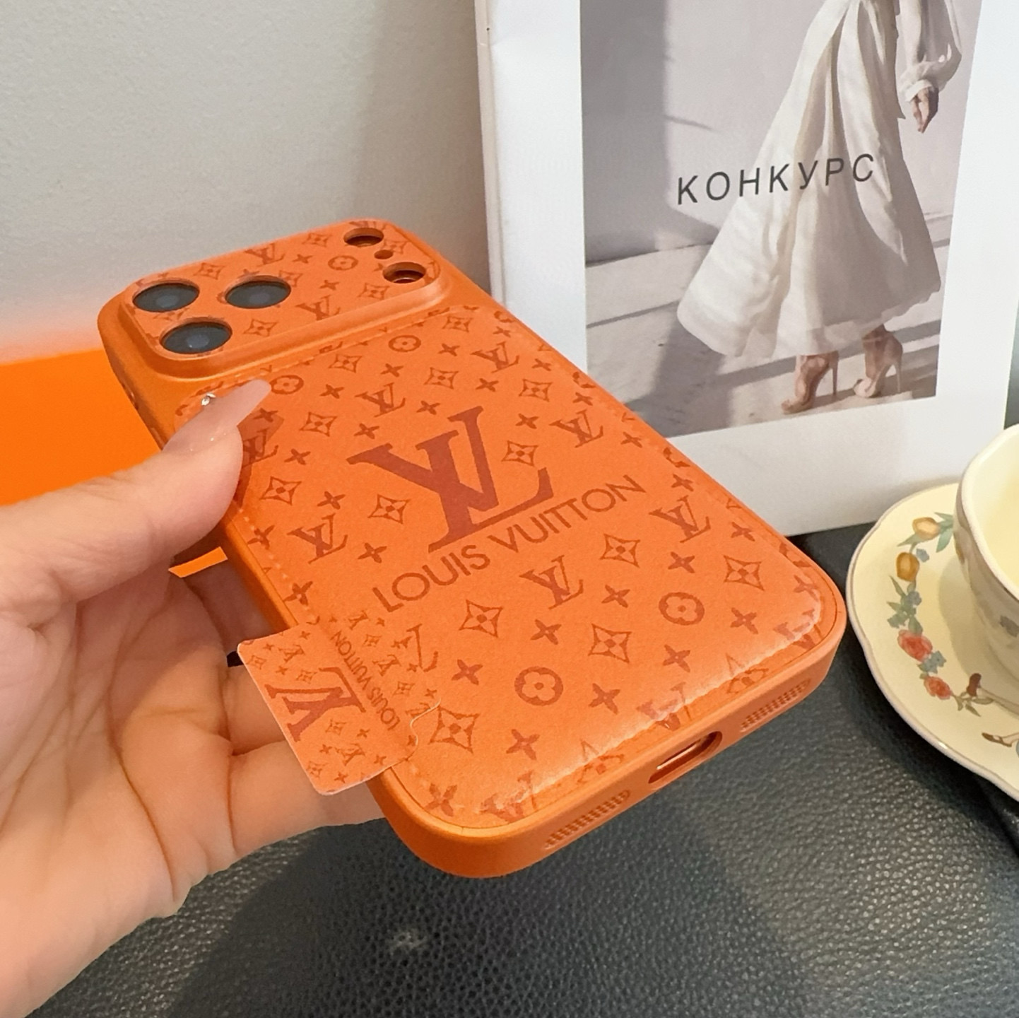 星宇橙系列 lv 秒变17 压花闪粉全包精孔手机壳型号：为了不出现报错型号，请打开本机查看手机设置显示的