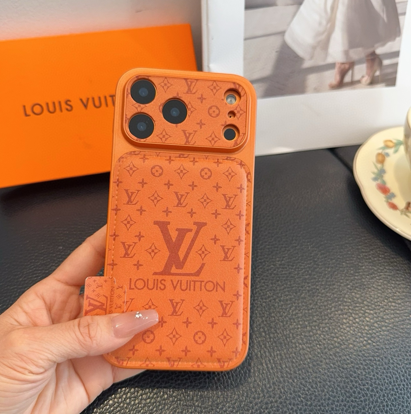 星宇橙系列 lv 秒变17 压花闪粉全包精孔手机壳型号：为了不出现报错型号，请打开本机查看手机设置显示的