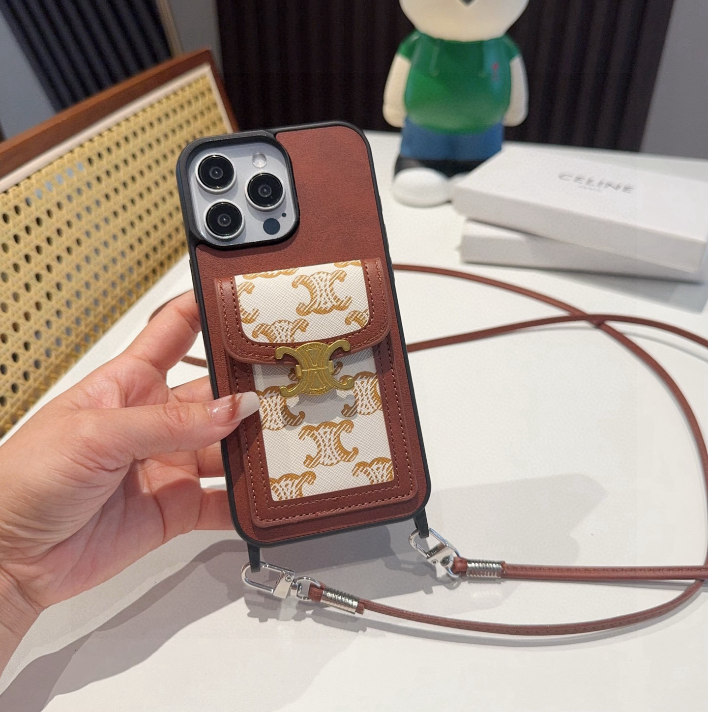 ✨💠Celine•赛琳斜挎插卡手机壳 全包卡包手机壳 挂绳🉑拆卸型号：为了不出现报错型号，请打开本机查看