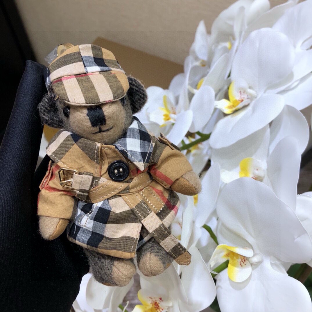 Burberry代工厂小熊🐻挂件，巴宝莉披丝巾泰迪熊钥匙扣挂件 温柔到心里🥰 准备已久、精致自留 ！内部