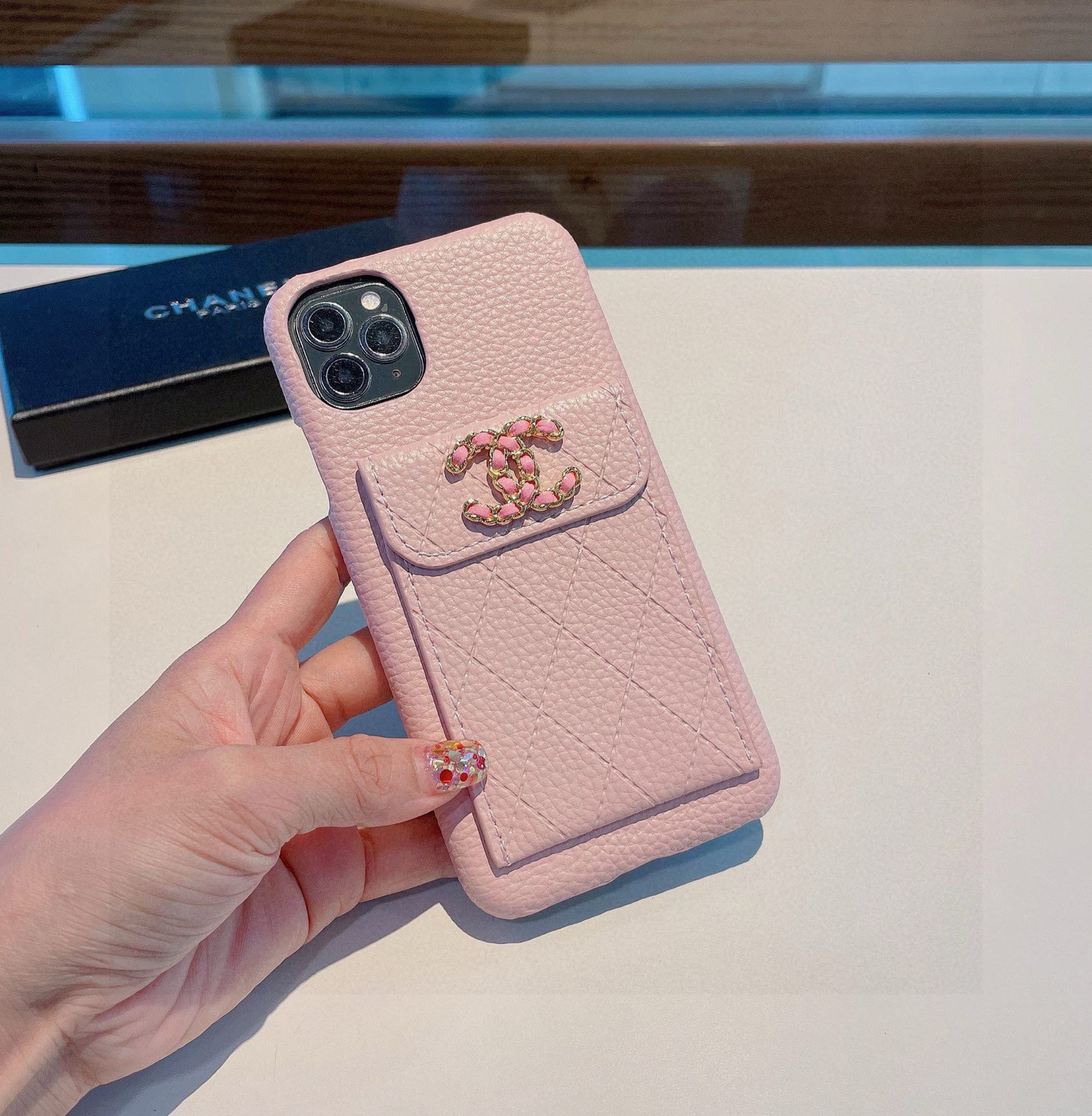 🔥新品上架～～～CHANEL香奈儿【荔枝纹卡包手机壳】独家原单💥进口皮料，高端品质 🎉 型号：为了不出现
