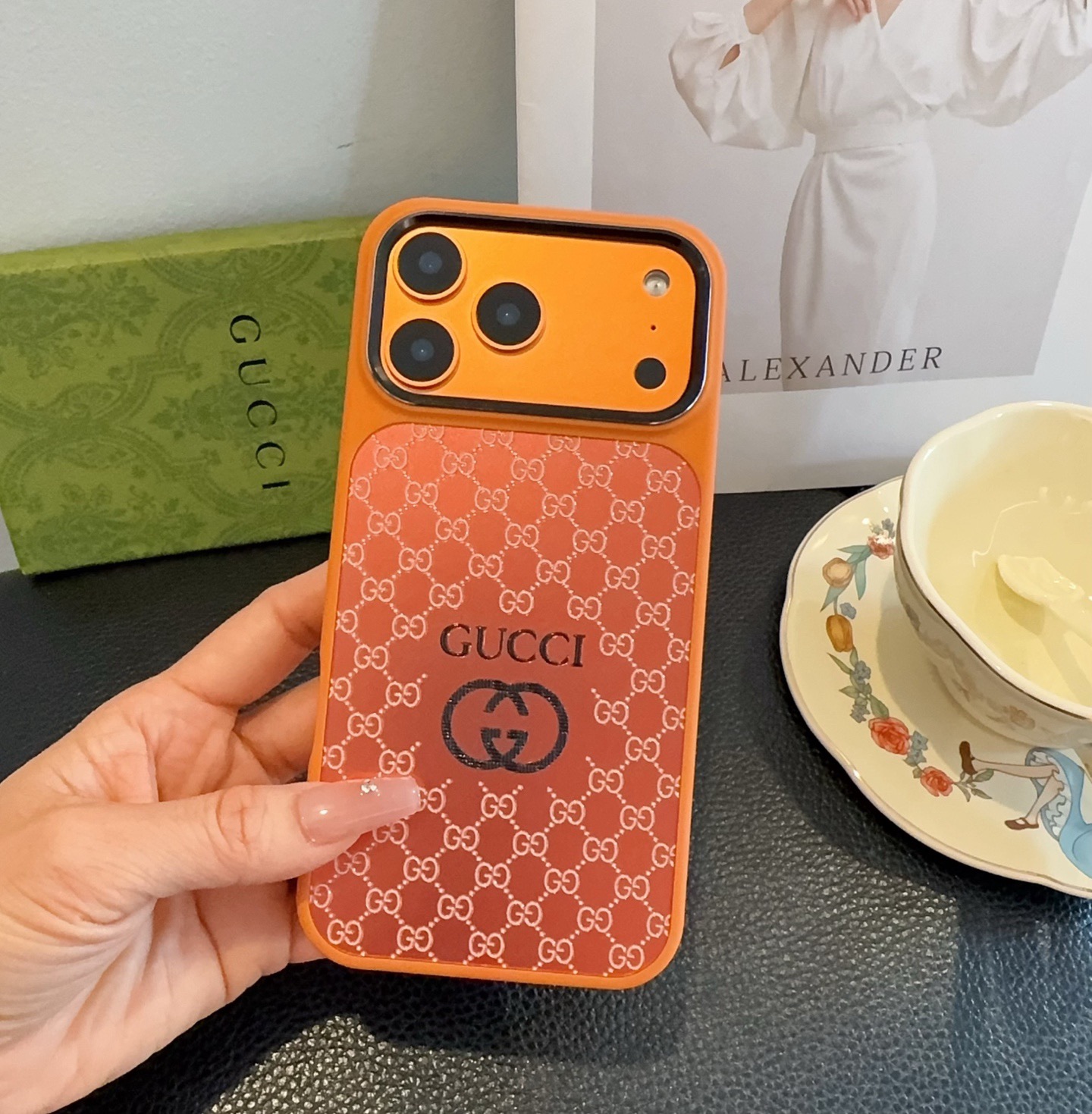 🔥上新🆕星宇橙🧡古驰手机壳水晶闪粉浮雕高光金属镜头圈软边全包型号：为了不出现报错型号，请打开本机查看手机