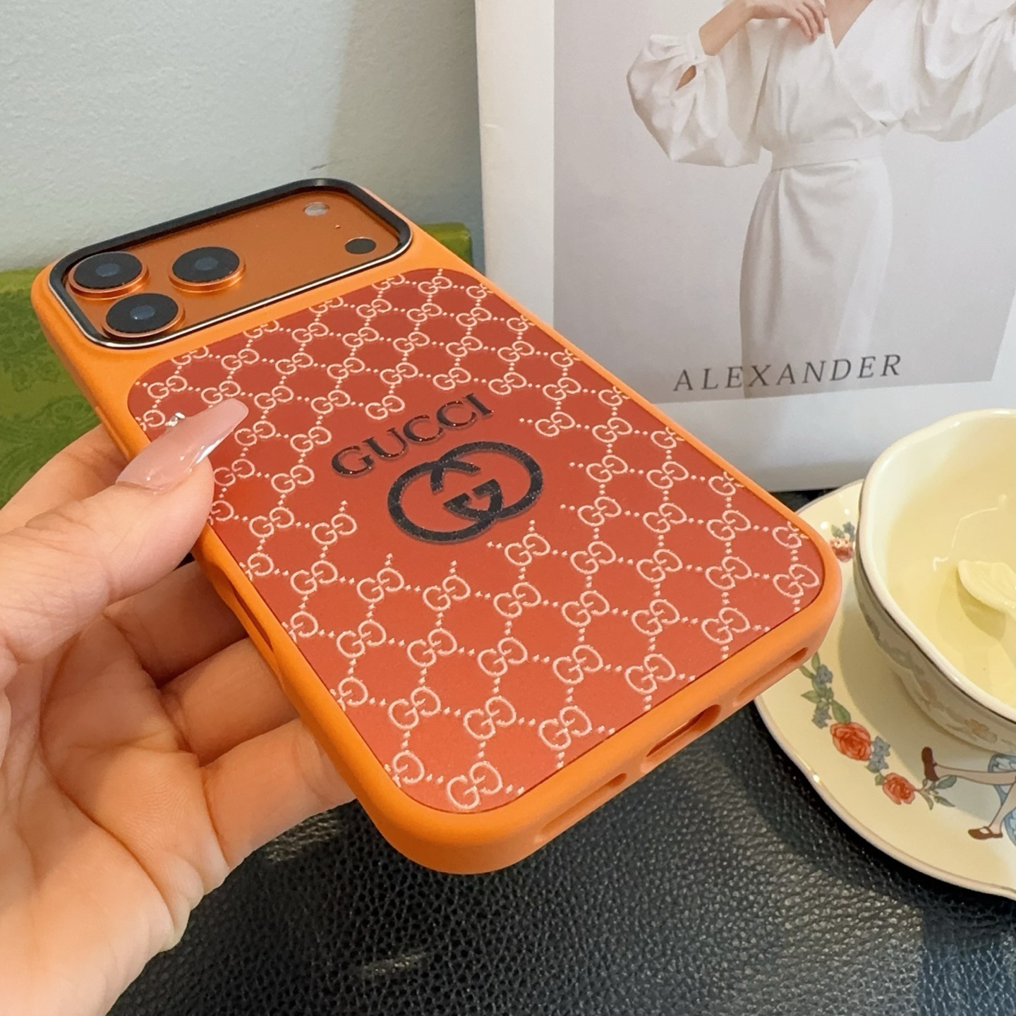 🔥上新🆕星宇橙🧡古驰手机壳水晶闪粉浮雕高光金属镜头圈软边全包型号：为了不出现报错型号，请打开本机查看手机