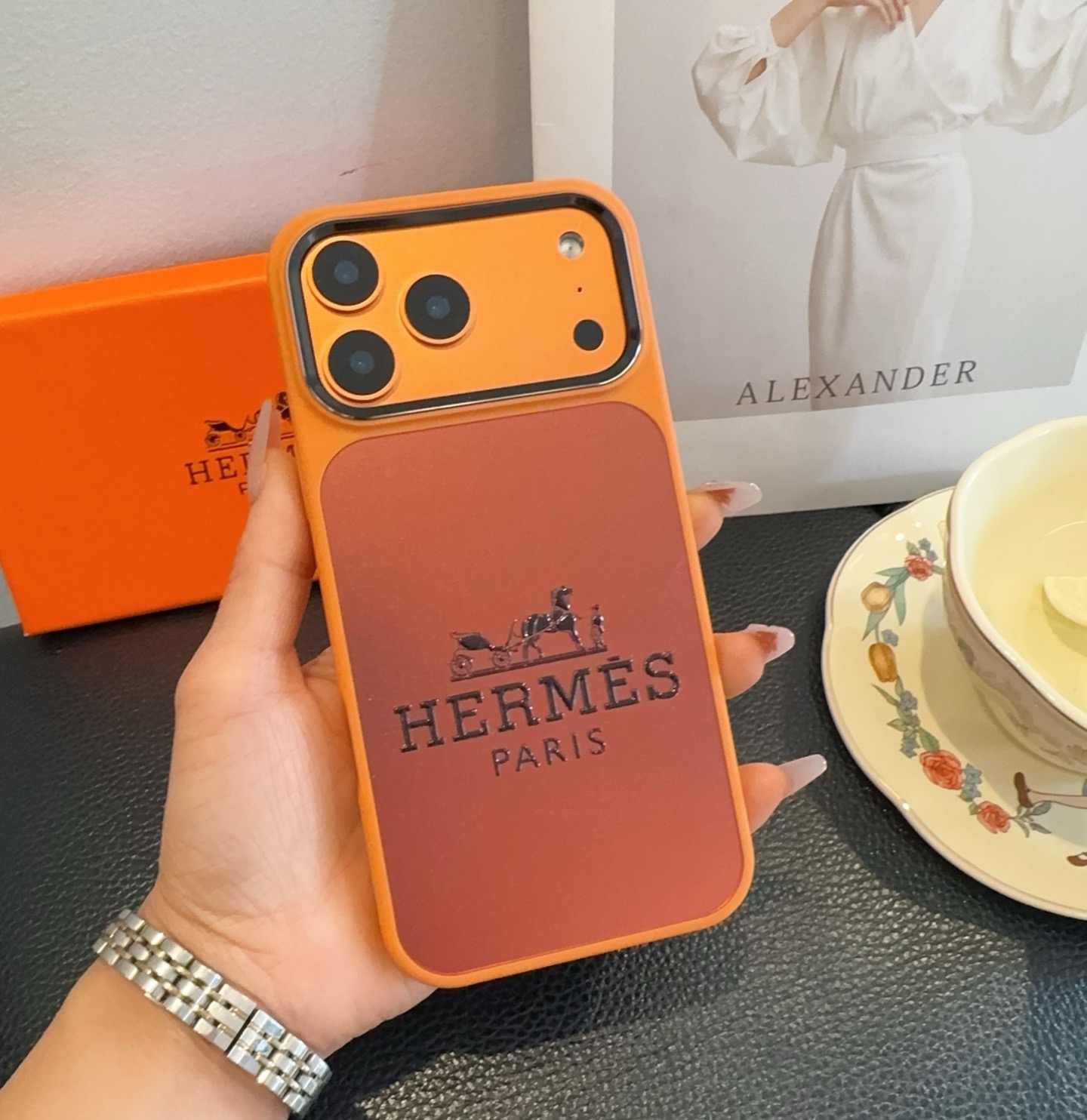 🔥上新🆕星宇橙🧡爱马仕手机壳水晶闪粉浮雕高光金属镜头圈软边全包型号：为了不出现报错型号，请打开本机查看手