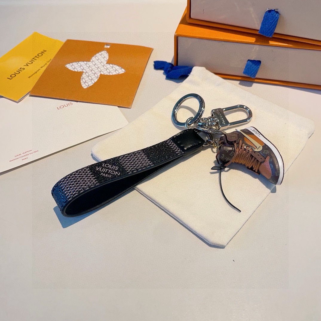 🔥LV经典老花棋格钥匙扣 钥匙扣➕联名nike迷你鞋子挂件时尚个性！车钥匙挂件 包包挂件配饰Monogr