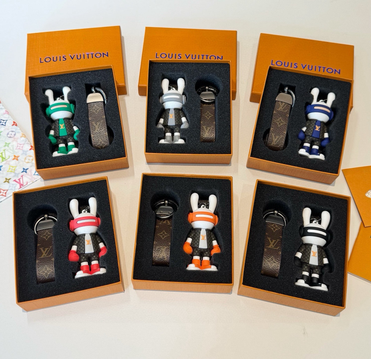 🔥LV兔子公仔钥匙扣 可拆卸当汽车摆件，网红爆款 高档装饰挂件 高版本出货 配包装