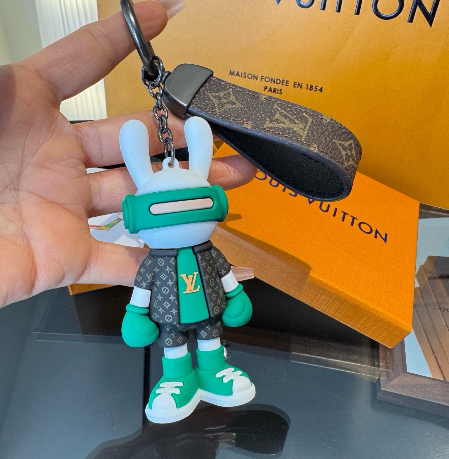🔥LV兔子公仔钥匙扣 可拆卸当汽车摆件，网红爆款 高档装饰挂件 高版本出货 配包装