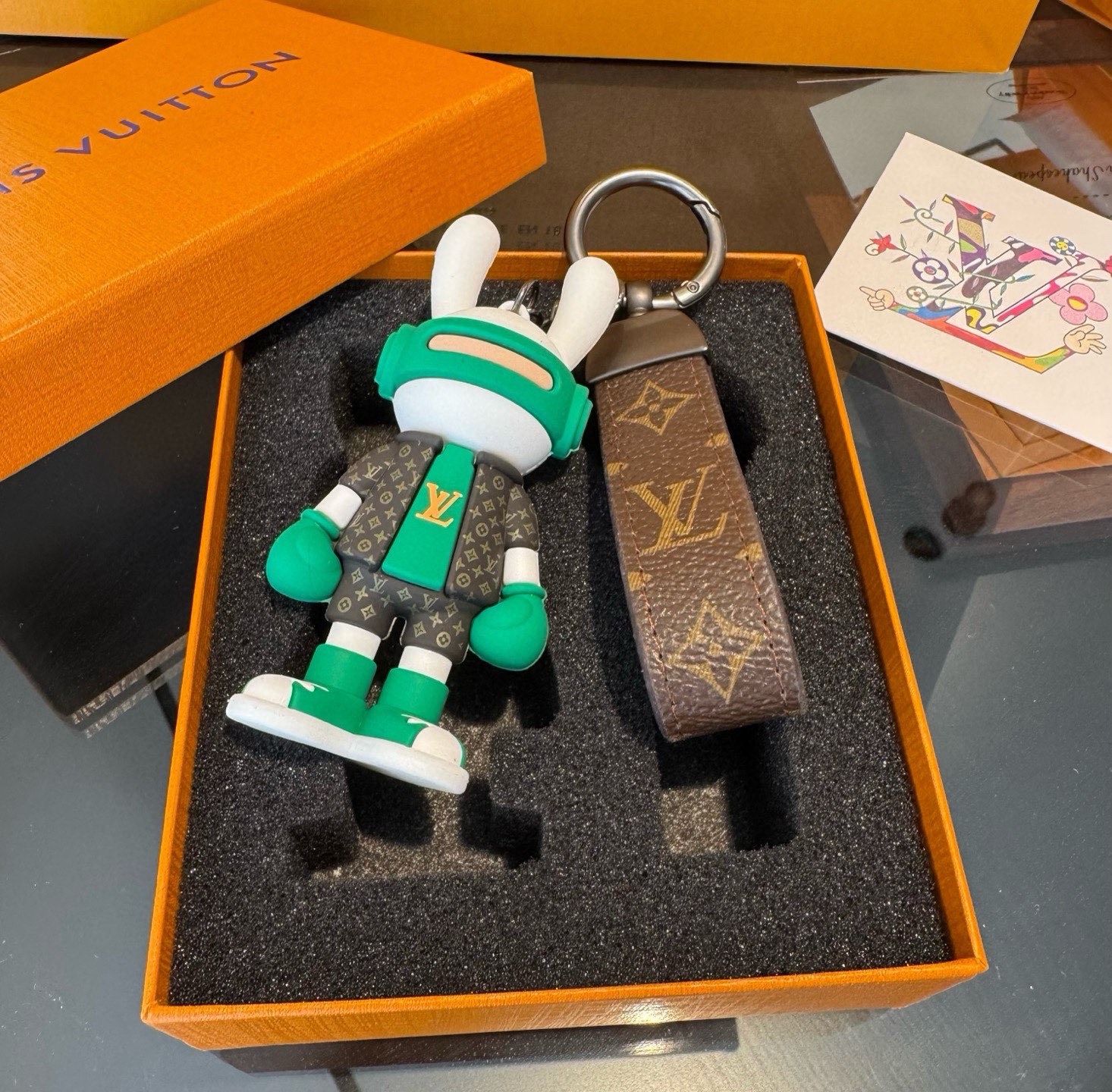 🔥LV兔子公仔钥匙扣 可拆卸当汽车摆件，网红爆款 高档装饰挂件 高版本出货 配包装