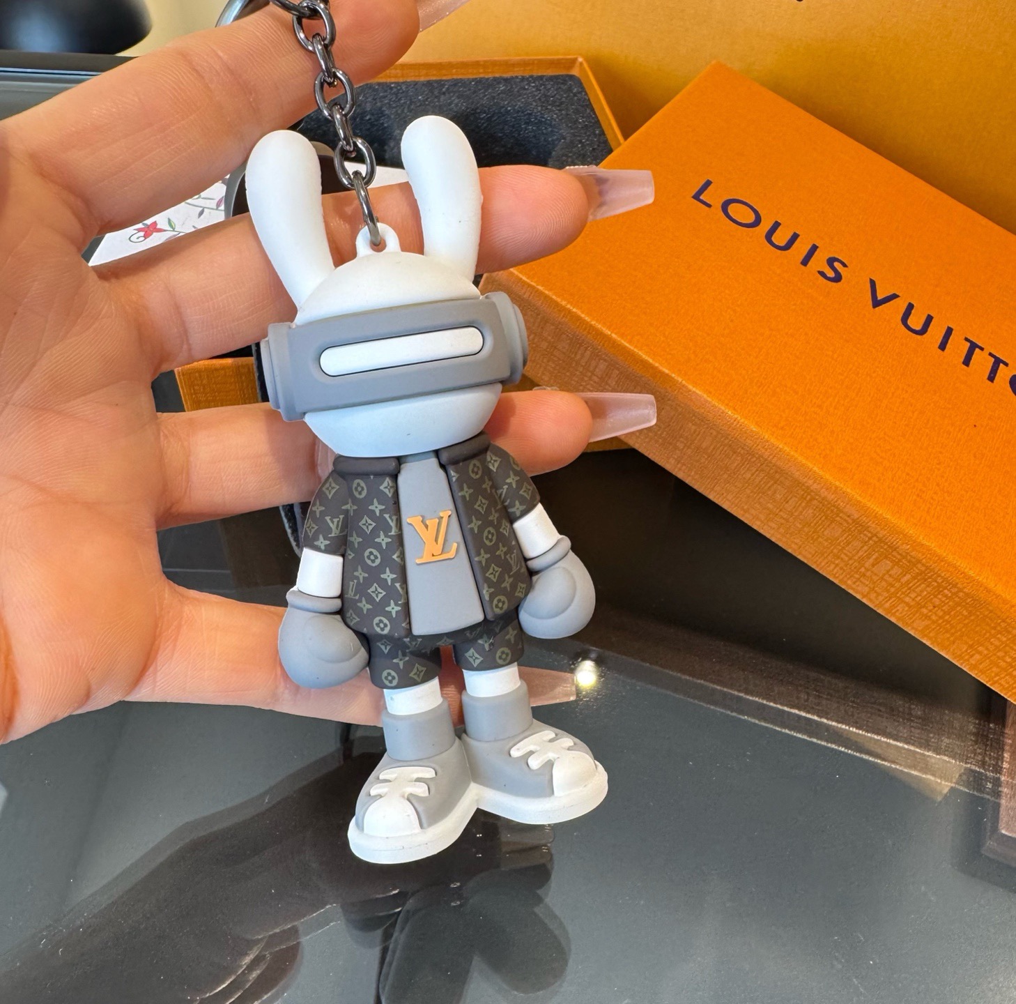 🔥LV兔子公仔钥匙扣 可拆卸当汽车摆件，网红爆款 高档装饰挂件 高版本出货 配包装