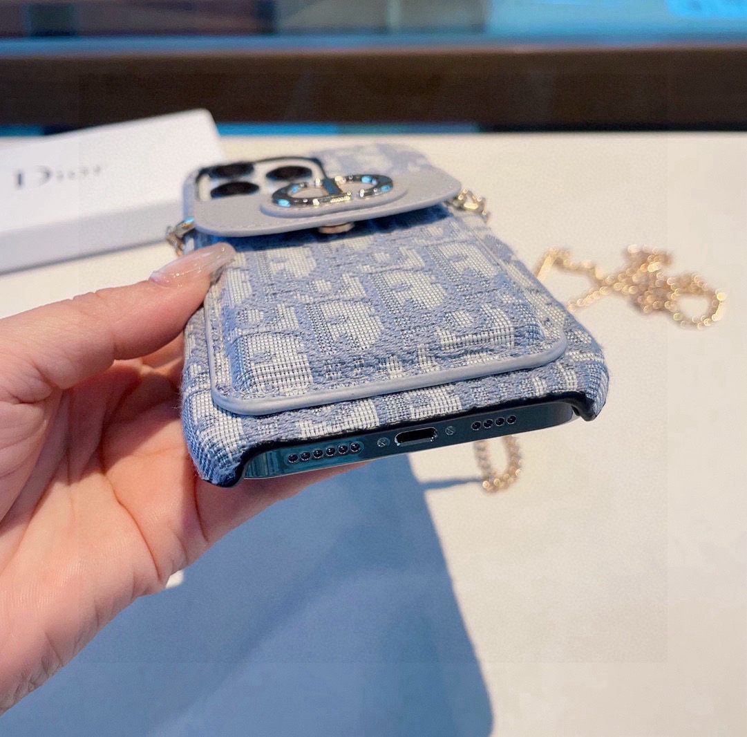 [庆祝][庆祝][庆祝]迪奥Dior卡包斜挎手机壳 搭配链条⛓️ 立马变成时尚达人型号：为了不出现报错型