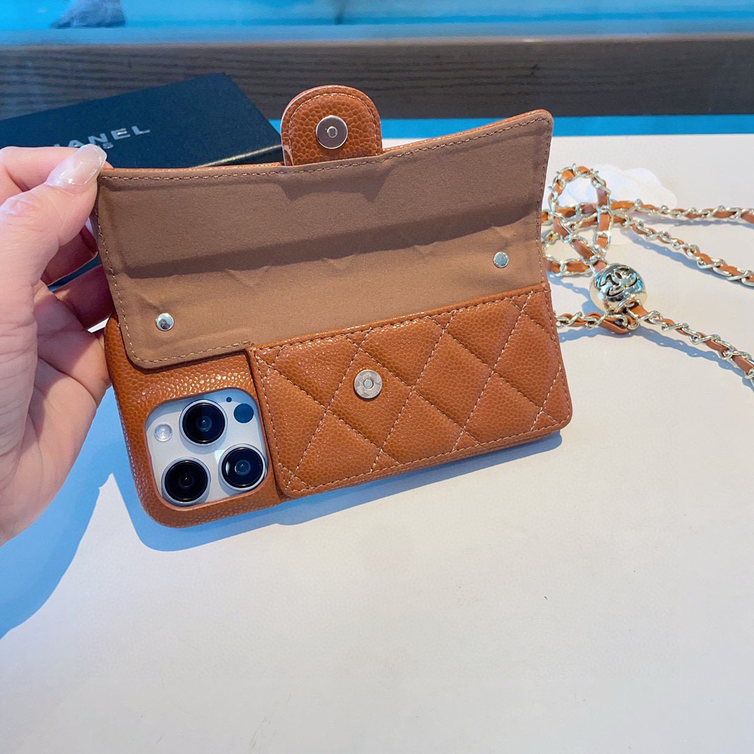 💃CHANEL💠香奈儿火爆时尚圈的手机壳 真香系列 热爆美拉德色系专柜同款⛓链条双C小金球可调节链条长度