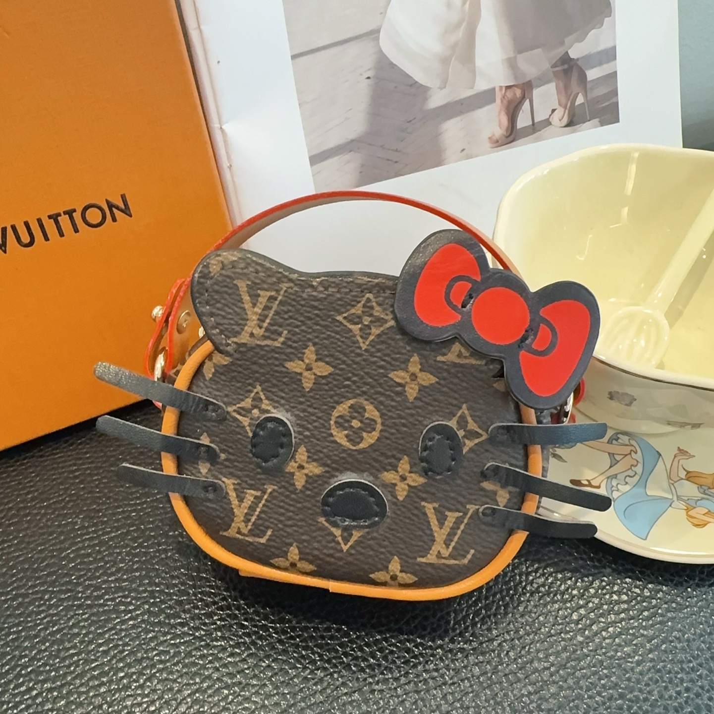 配链条LV迷你包Hello Kitty小猫斜挎包 萌宝穿搭必备Kitty 控绝对不能错过的包包挂件 适合