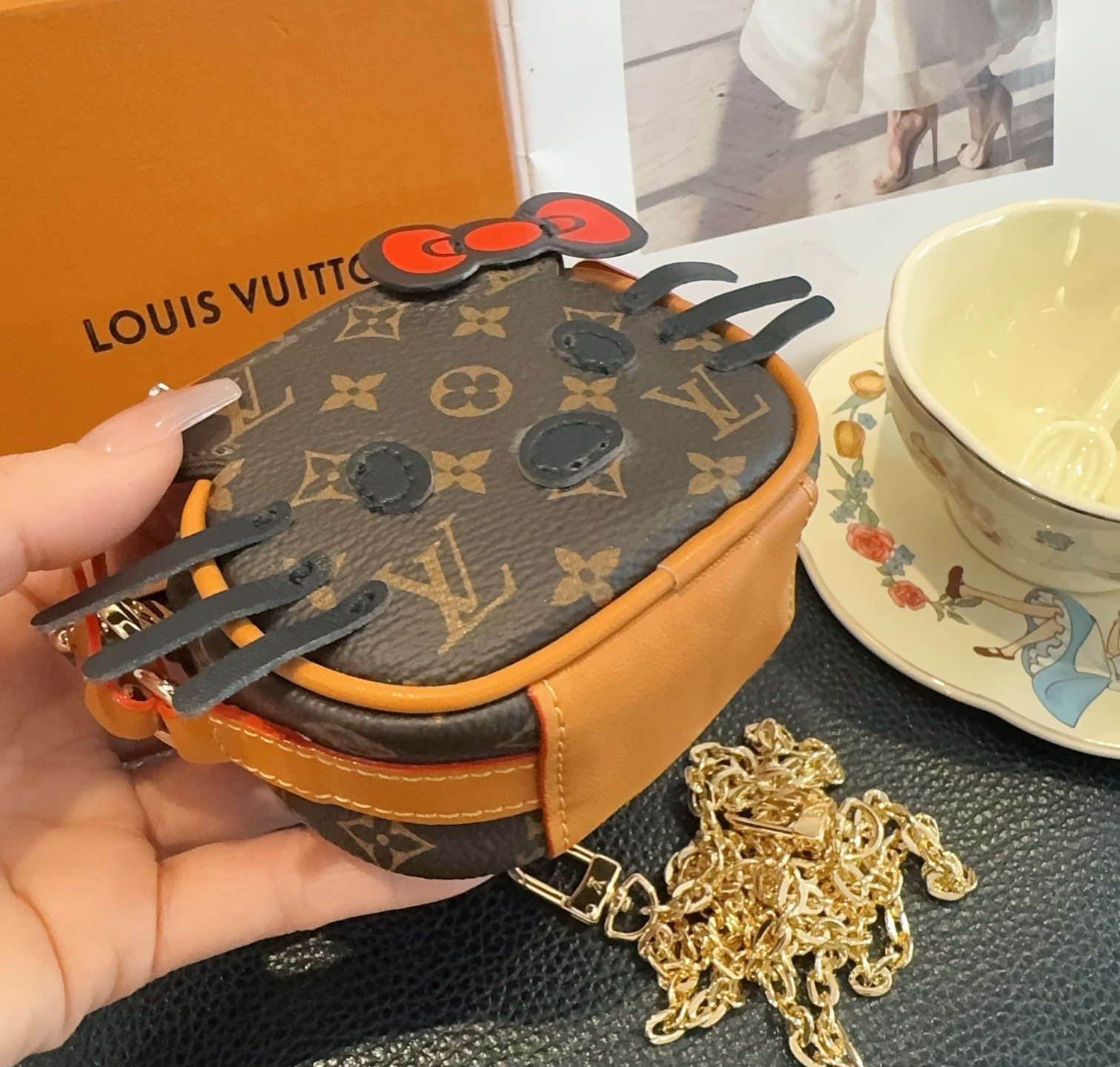 配链条LV迷你包Hello Kitty小猫斜挎包 萌宝穿搭必备Kitty 控绝对不能错过的包包挂件 适合