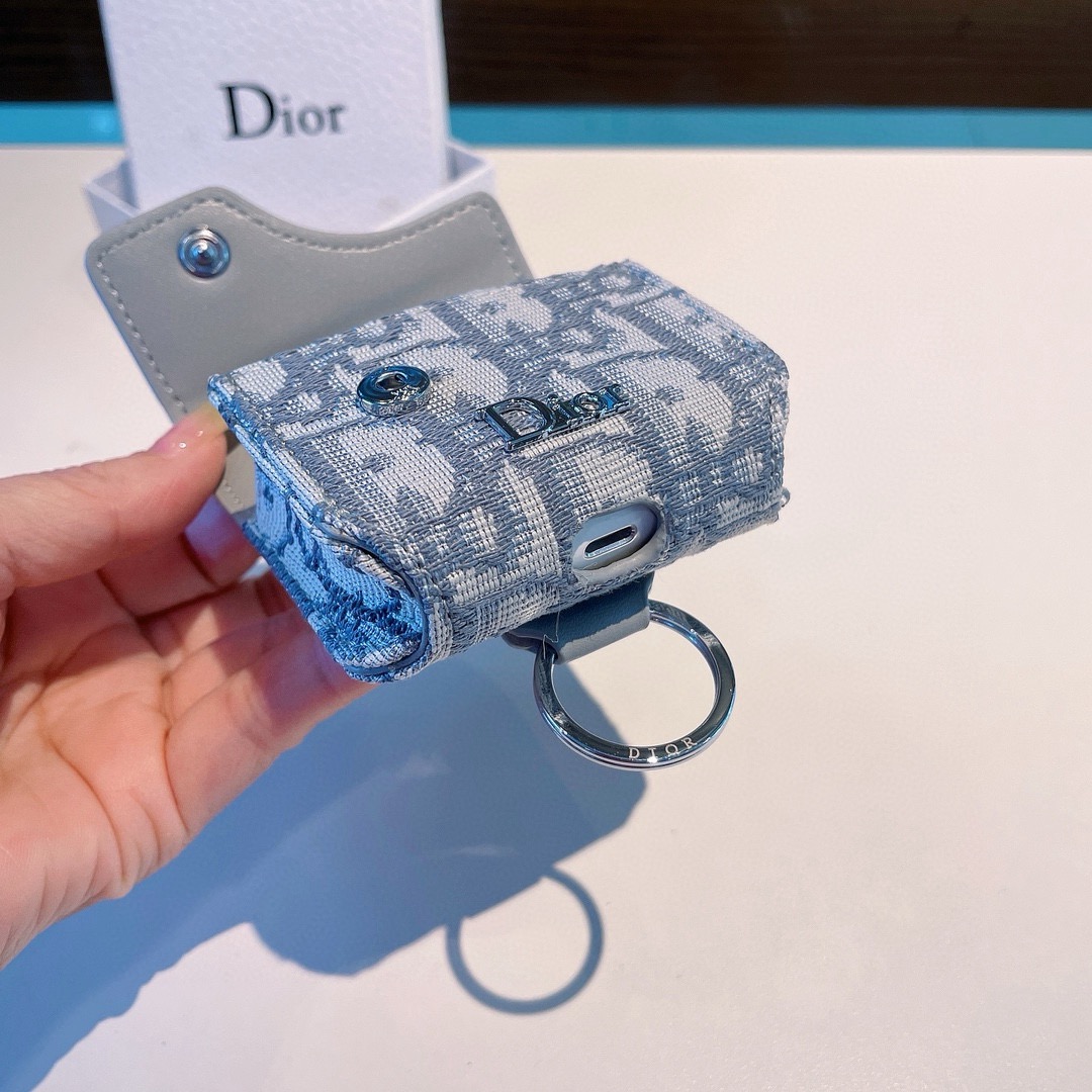 🔥Dior官网款耳机包，迪奥拼色耳机包，原版五金，一个尺寸73mm*68mm*35mm，适用任何尺寸蓝牙