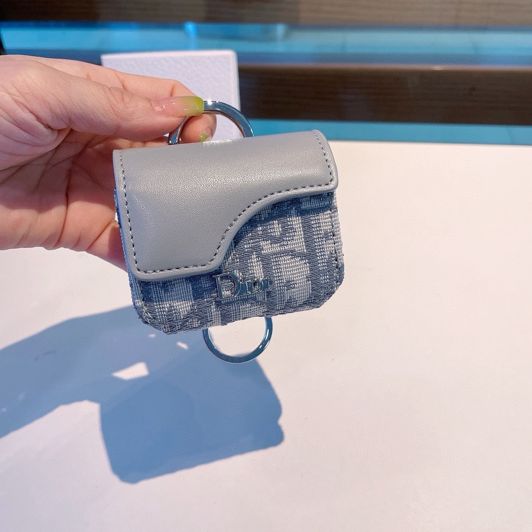 🔥Dior官网款耳机包，迪奥拼色耳机包，原版五金，一个尺寸73mm*68mm*35mm，适用任何尺寸蓝牙