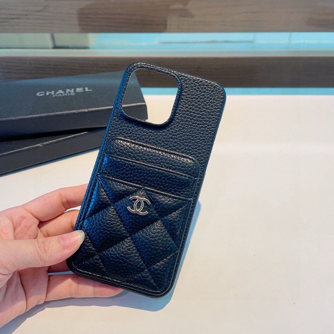 [庆祝][庆祝][庆祝]新品上架，香奈儿卡包手机壳 双层插卡 荔枝纹PU皮手感柔软舒适！型号：为了不出现