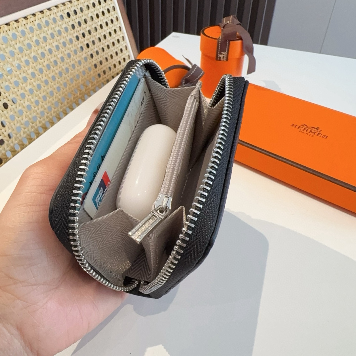 🔥爱马仕H零钱包卡包，头层牛皮 有隔层 可放证件 口红 零钱 耳机等小物件 手感真的很赞❗️