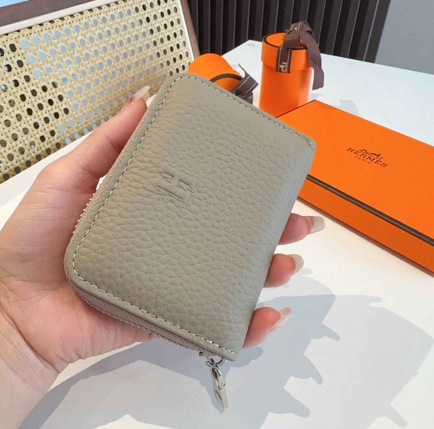 🔥爱马仕H零钱包卡包，头层牛皮 有隔层 可放证件 口红 零钱 耳机等小物件 手感真的很赞❗️
