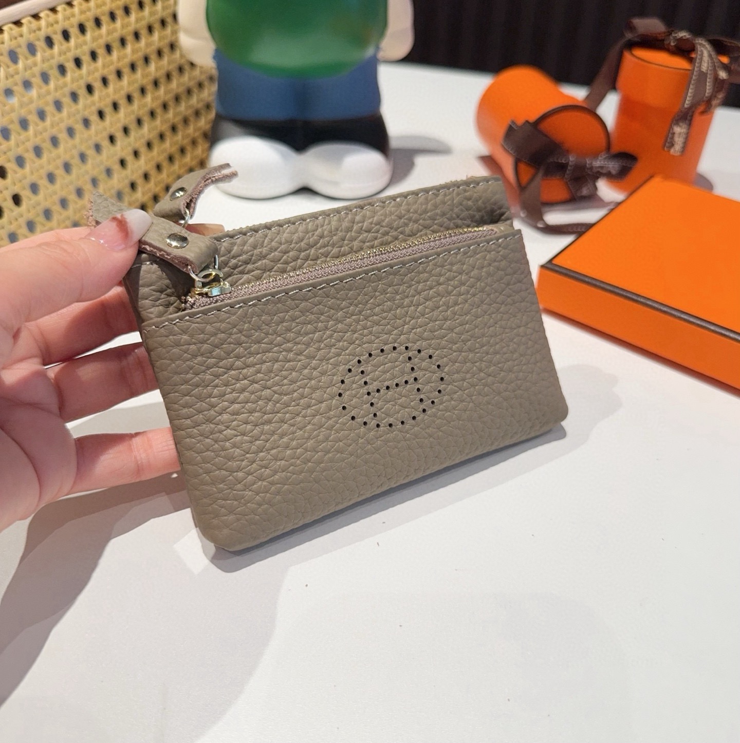 🔥爱马仕H零钱包钥匙包，头层牛皮 有隔层 可放口红零钱耳机等小物件 手感真的很赞❗️