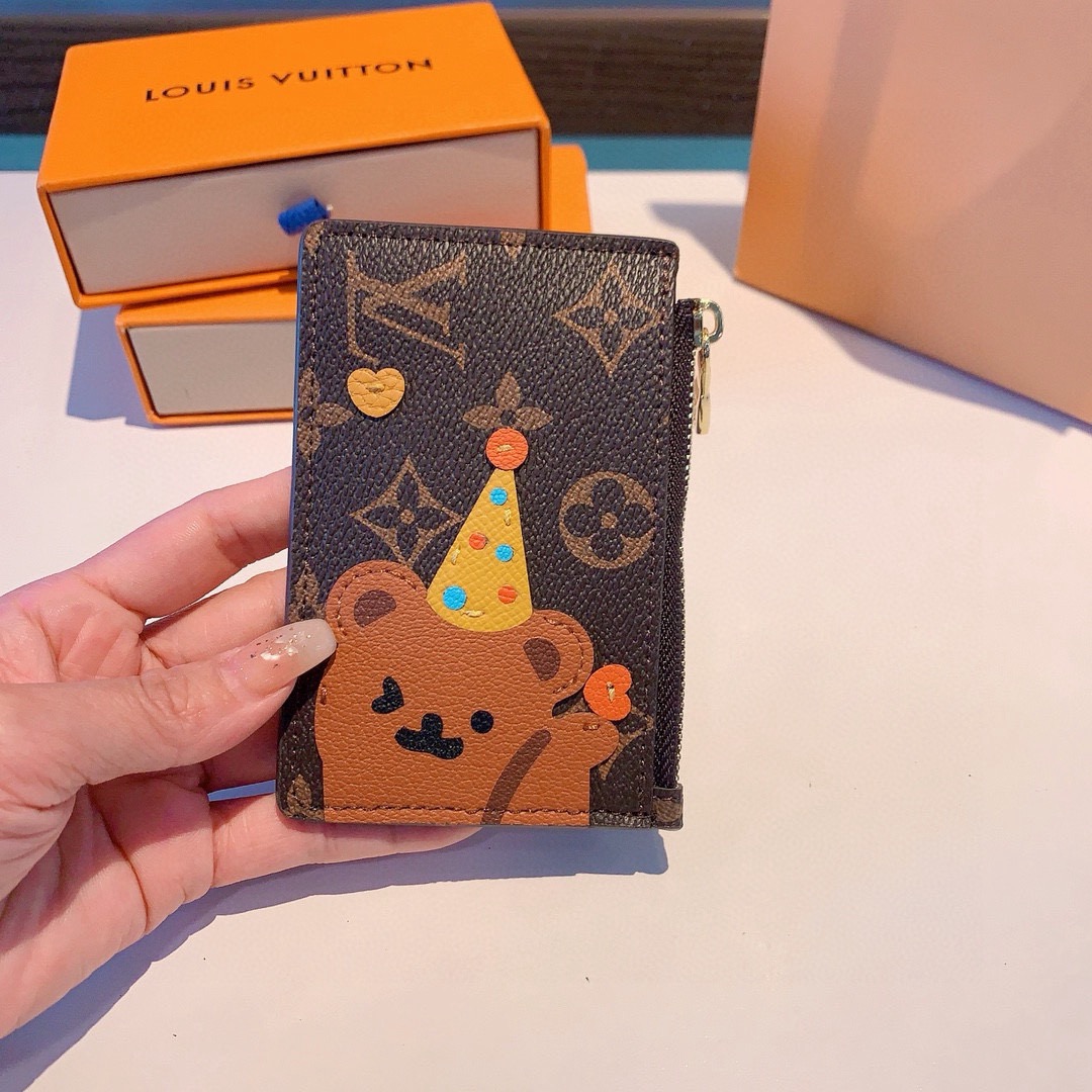 🔥独家新品LV卡通老花卡包，经典老花零钱包，圣诞熊🐻 小柴犬、米妮乔巴唐老鸭卡包零钱包两用，超纤材质 五