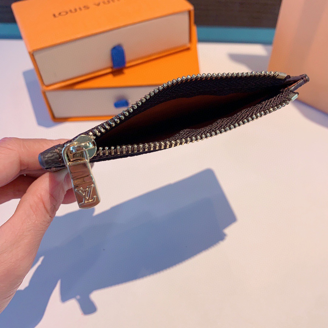 🔥独家新品LV卡通老花卡包，经典老花零钱包，圣诞熊🐻 小柴犬、米妮乔巴唐老鸭卡包零钱包两用，超纤材质 五