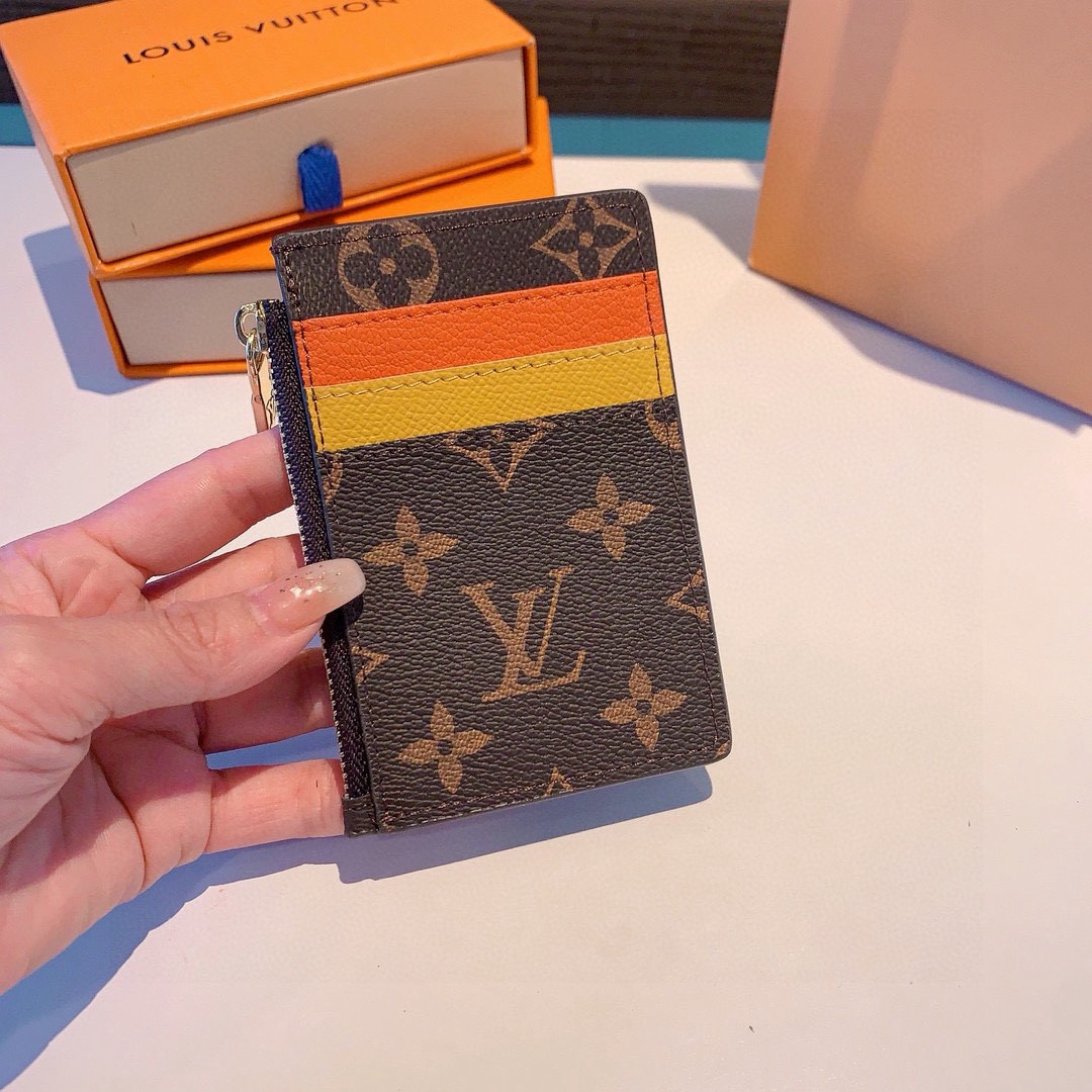 🔥独家新品LV卡通老花卡包，经典老花零钱包，圣诞熊🐻 小柴犬、米妮乔巴唐老鸭卡包零钱包两用，超纤材质 五