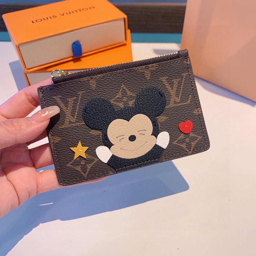 🔥独家新品LV卡通老花卡包，经典老花零钱包，圣诞熊🐻 小柴犬、米妮乔巴唐老鸭卡包零钱包两用，超纤材质 五