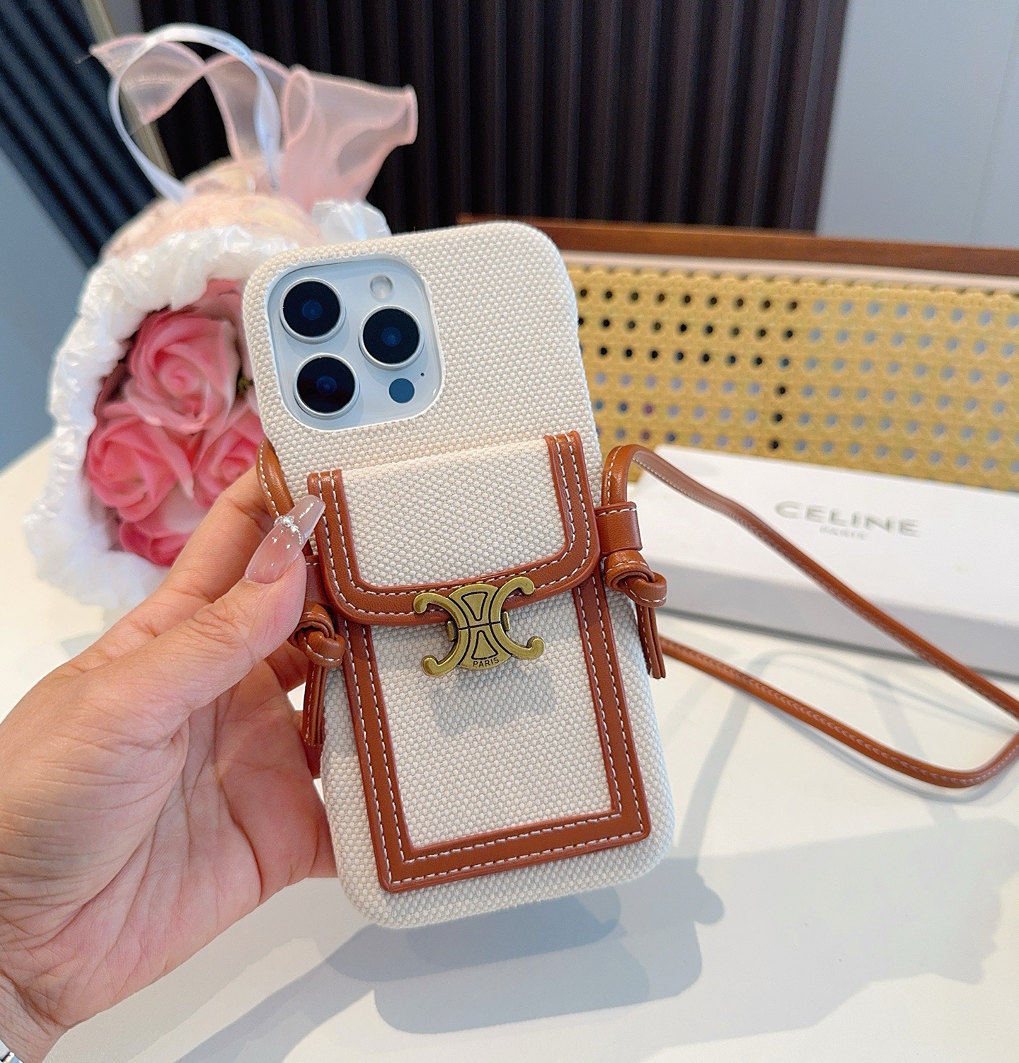 💥celine赛琳卡包手机壳三包壳，可支架，带挂绳可斜挎可挂脖型号：为了不出现报错型号，请打开本机查看手