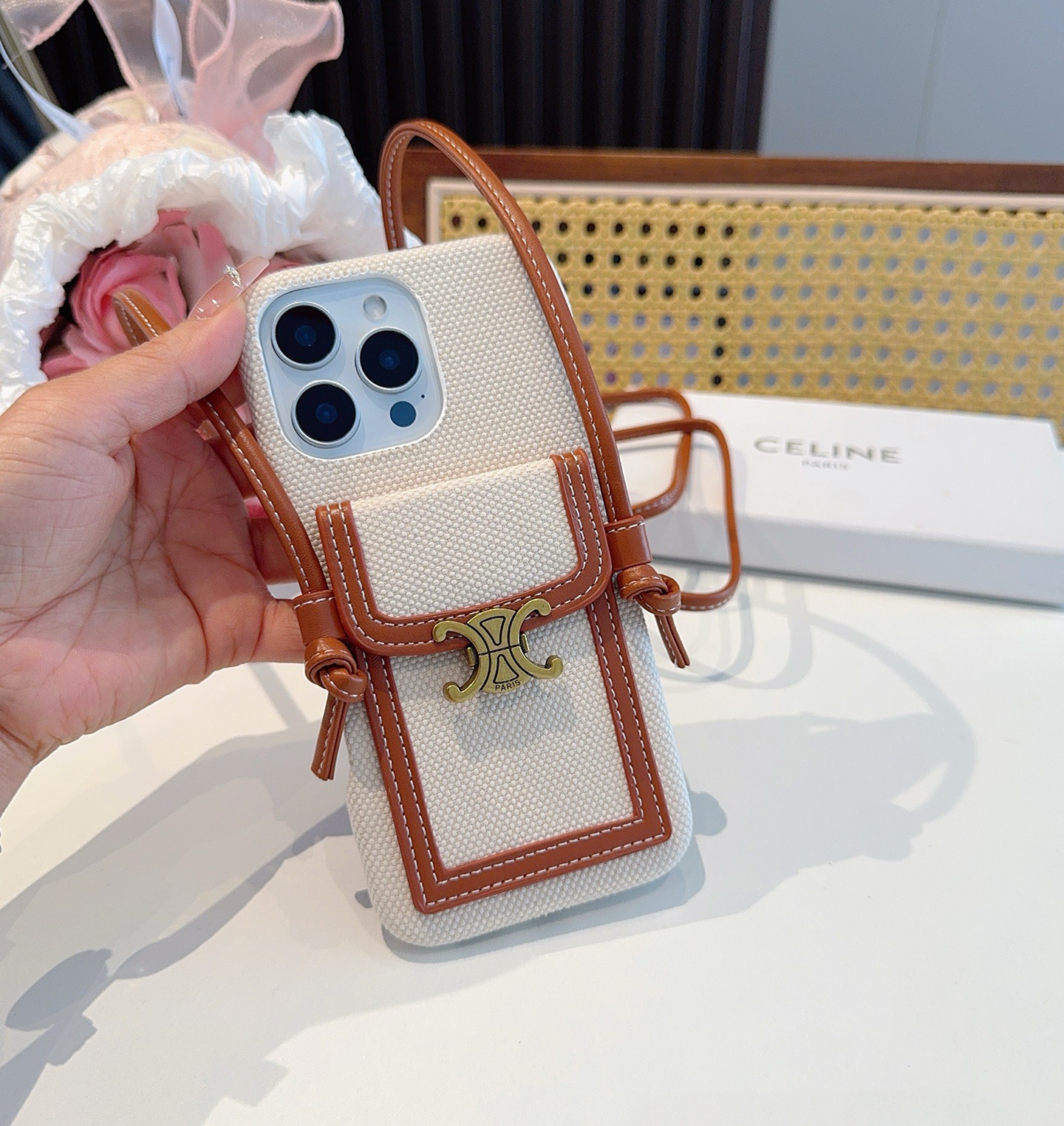 💥celine赛琳卡包手机壳三包壳，可支架，带挂绳可斜挎可挂脖型号：为了不出现报错型号，请打开本机查看手